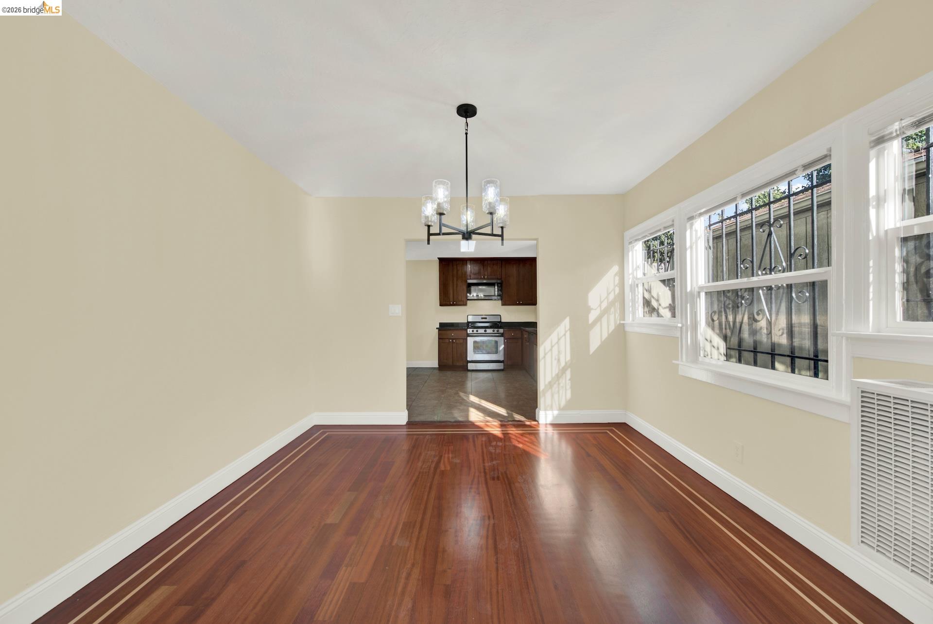 Detail Gallery Image 11 of 56 For 2681 79th Ave, Oakland,  CA 94605 - 2 Beds | 1/1 Baths