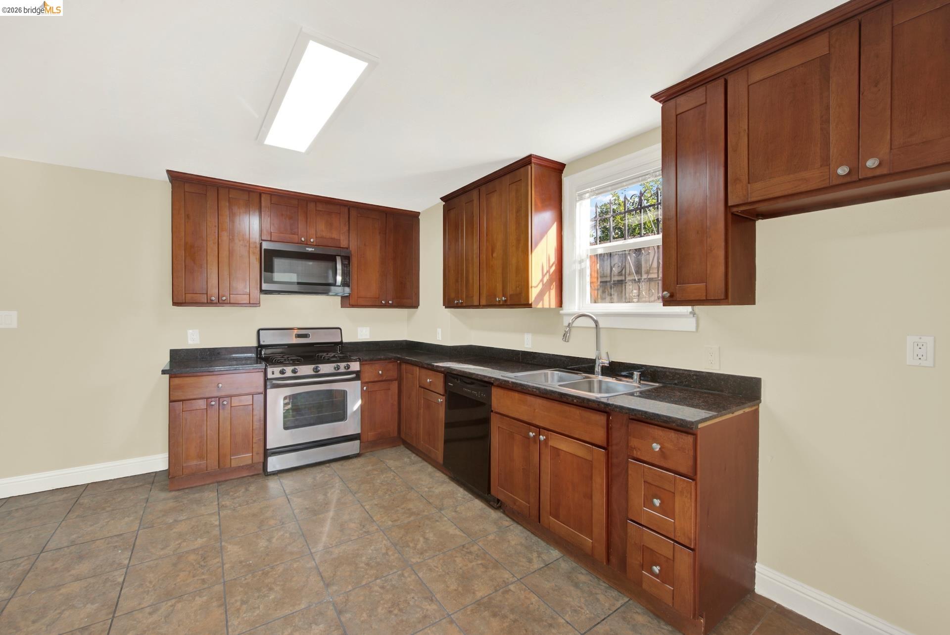 Detail Gallery Image 19 of 56 For 2681 79th Ave, Oakland,  CA 94605 - 2 Beds | 1/1 Baths