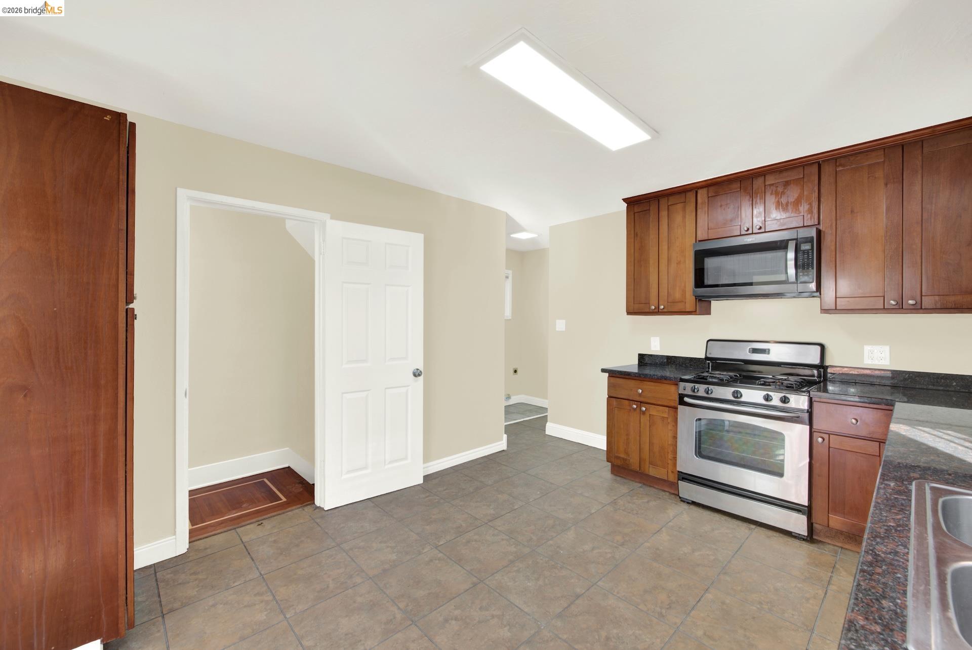 Detail Gallery Image 21 of 56 For 2681 79th Ave, Oakland,  CA 94605 - 2 Beds | 1/1 Baths