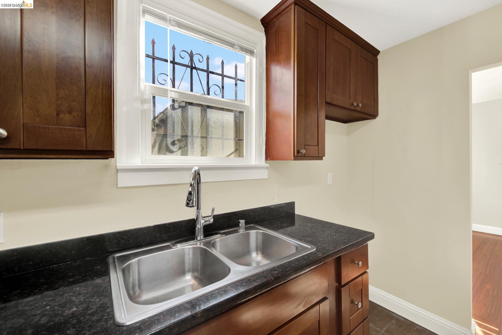 Detail Gallery Image 27 of 56 For 2681 79th Ave, Oakland,  CA 94605 - 2 Beds | 1/1 Baths