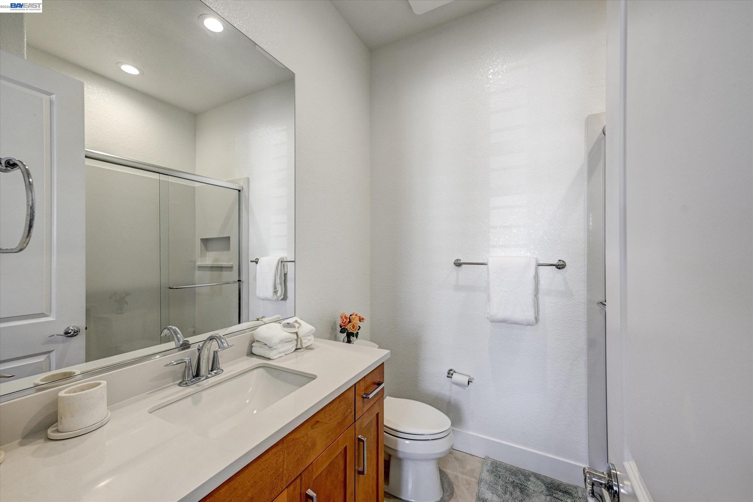 Detail Gallery Image 17 of 49 For 4072 Whitney Vista Ln, Rocklin,  CA 95677 - 4 Beds | 3/1 Baths