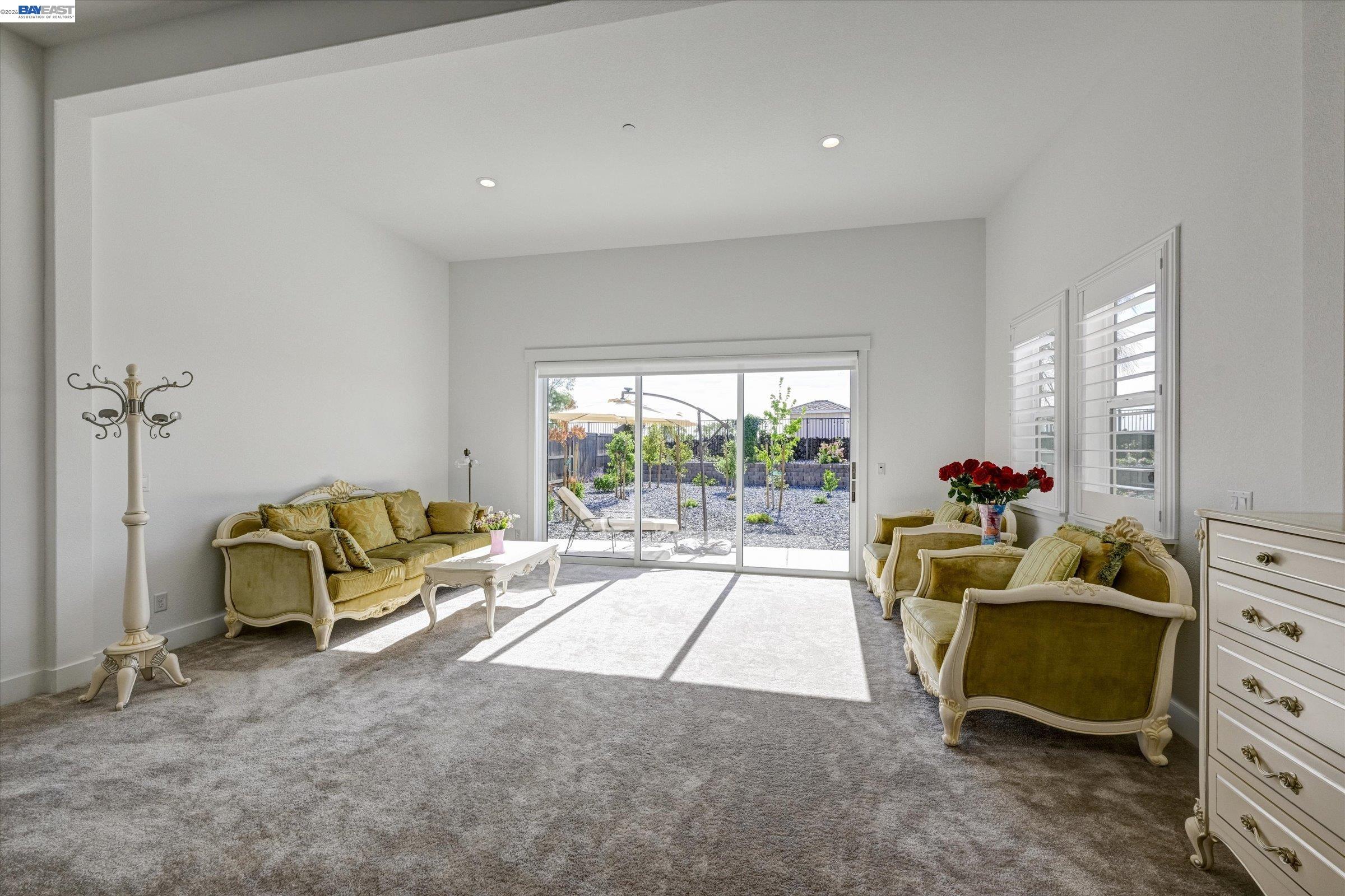 Detail Gallery Image 24 of 49 For 4072 Whitney Vista Ln, Rocklin,  CA 95677 - 4 Beds | 3/1 Baths