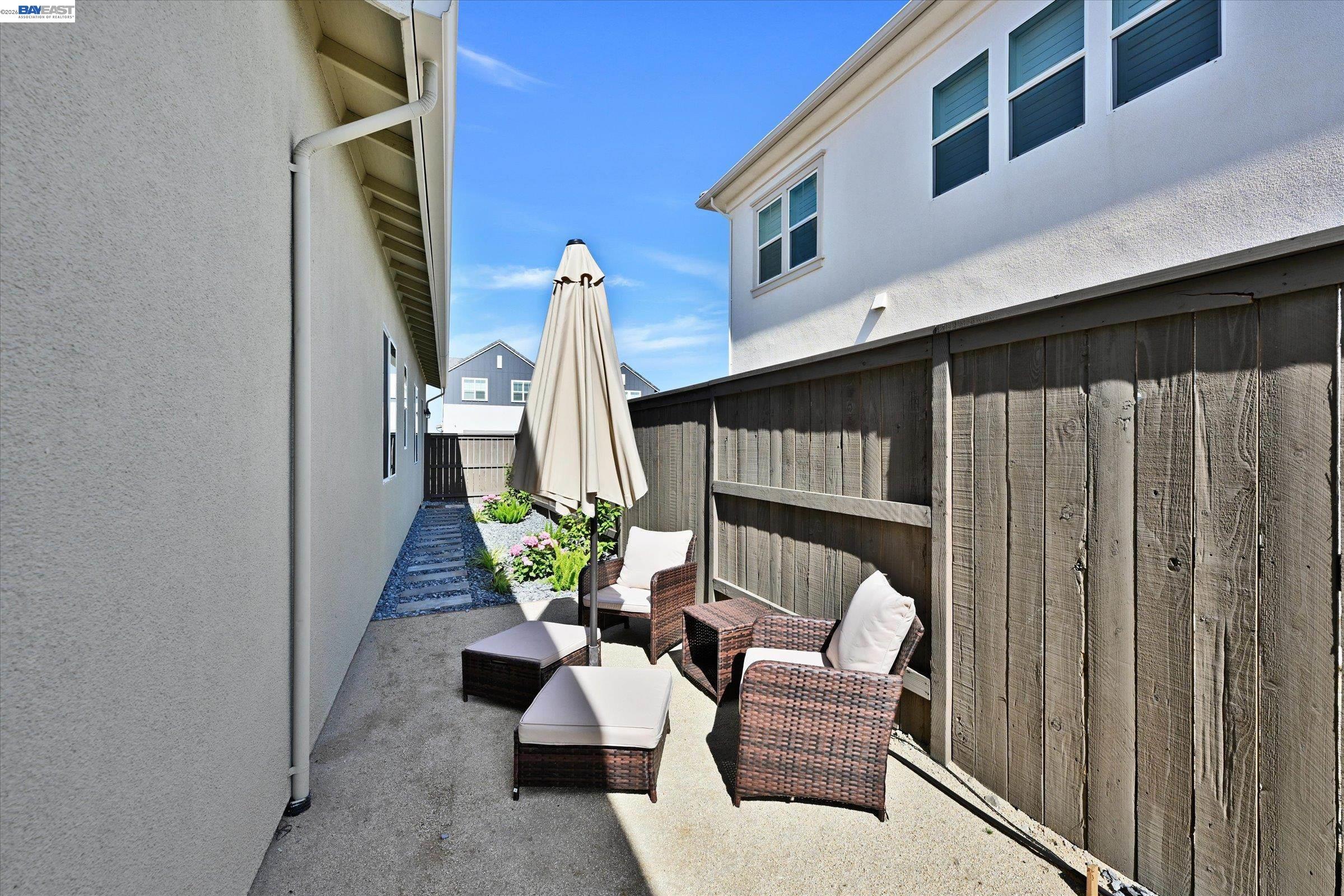 Detail Gallery Image 34 of 49 For 4072 Whitney Vista Ln, Rocklin,  CA 95677 - 4 Beds | 3/1 Baths