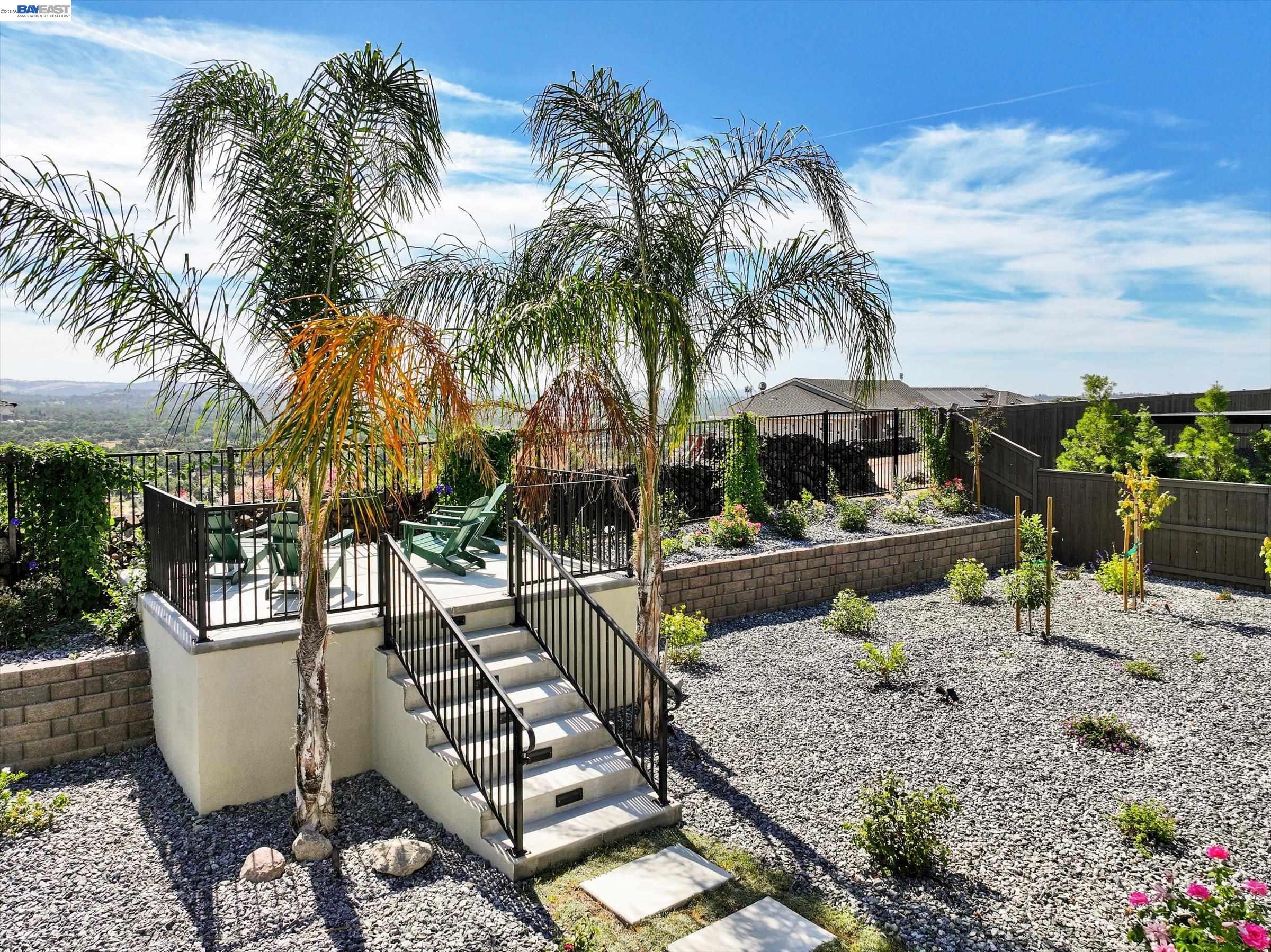 Detail Gallery Image 40 of 49 For 4072 Whitney Vista Ln, Rocklin,  CA 95677 - 4 Beds | 3/1 Baths