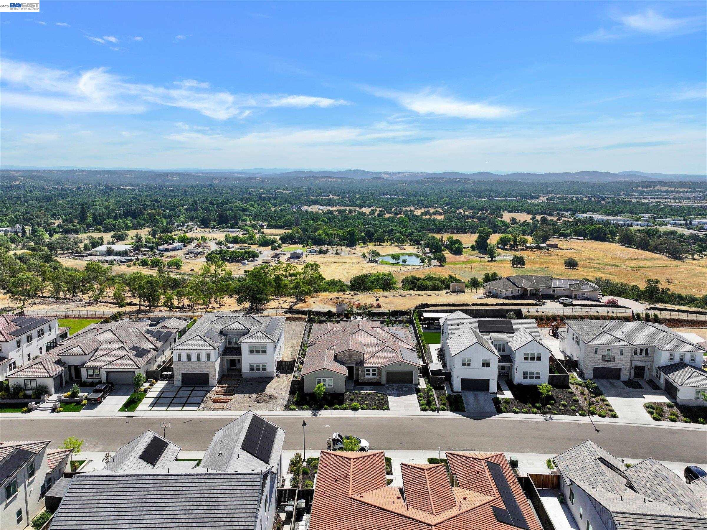 Detail Gallery Image 44 of 49 For 4072 Whitney Vista Ln, Rocklin,  CA 95677 - 4 Beds | 3/1 Baths