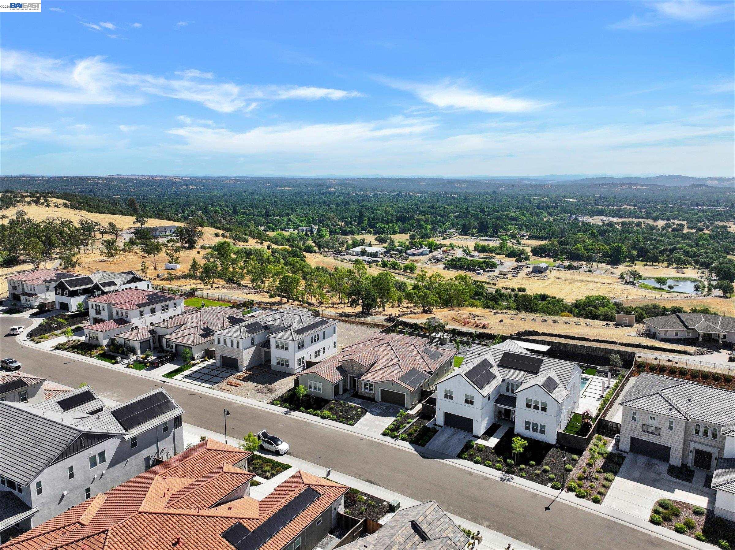 Detail Gallery Image 45 of 49 For 4072 Whitney Vista Ln, Rocklin,  CA 95677 - 4 Beds | 3/1 Baths