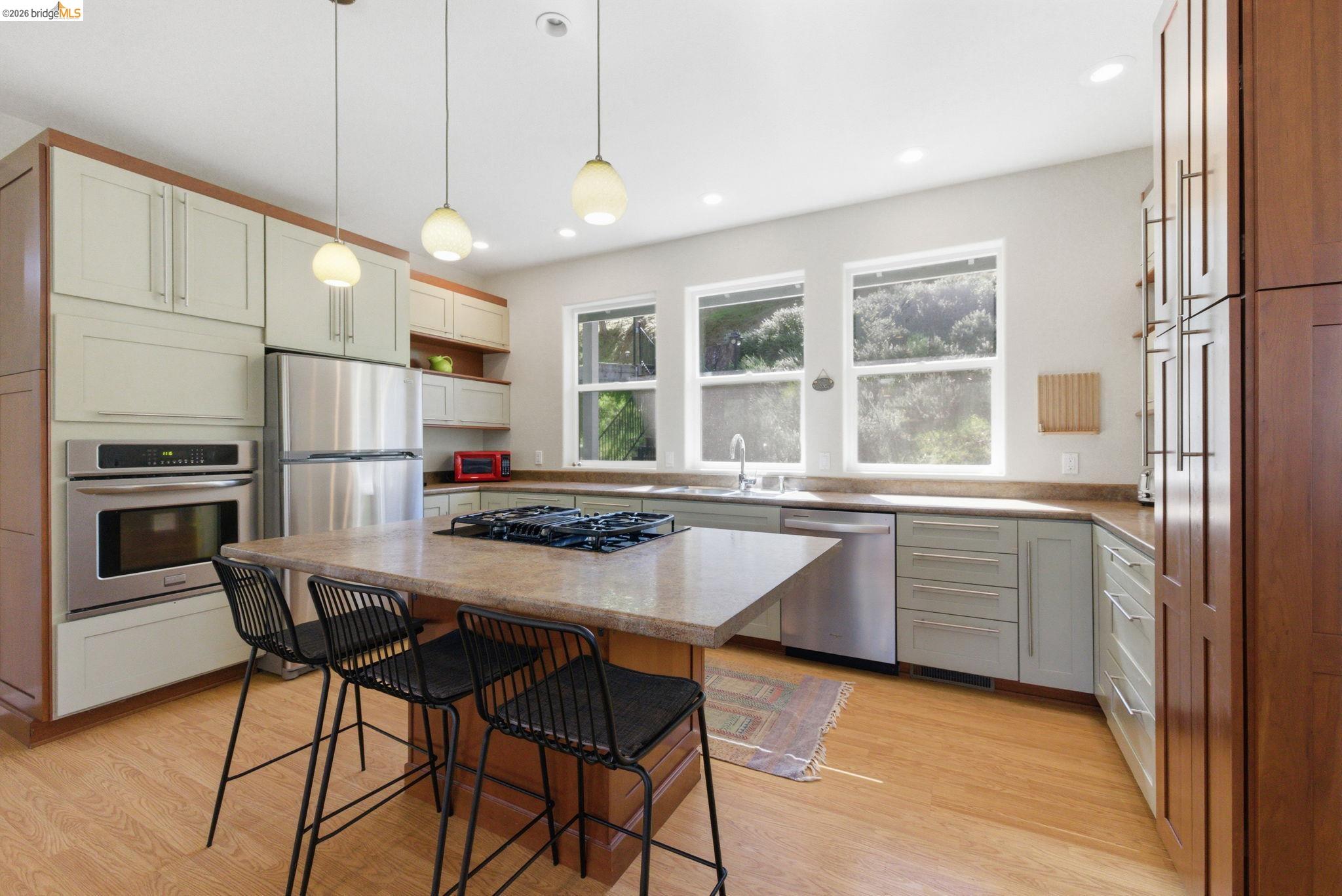 Detail Gallery Image 15 of 39 For 20602 Longridge Ct., Groveland,  CA 95321 - 5 Beds | 2/1 Baths