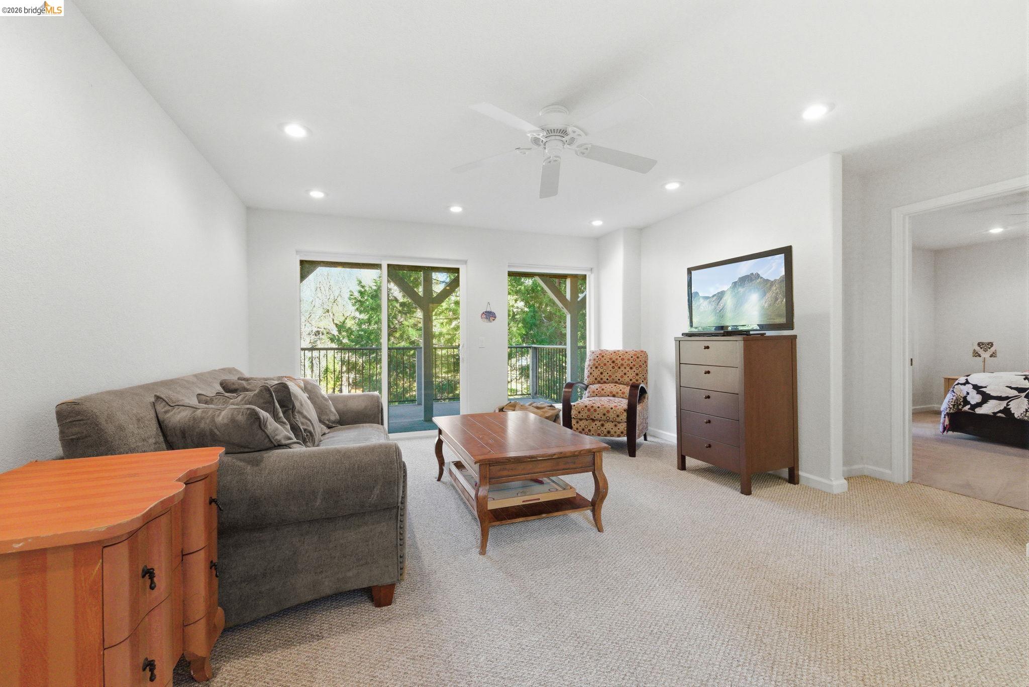 Detail Gallery Image 21 of 39 For 20602 Longridge Ct., Groveland,  CA 95321 - 5 Beds | 2/1 Baths