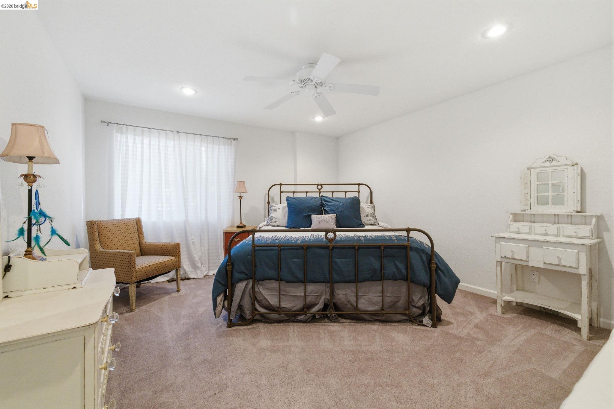 Detail Gallery Image 27 of 39 For 20602 Longridge Ct., Groveland,  CA 95321 - 5 Beds | 2/1 Baths