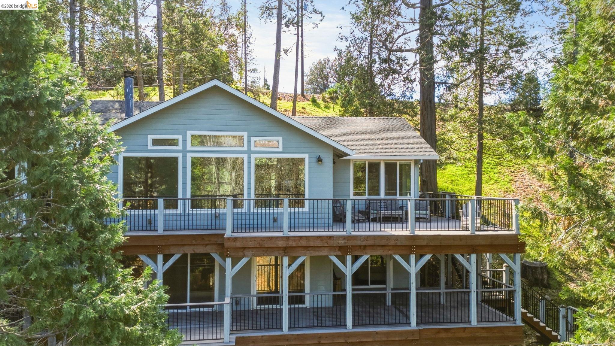 Detail Gallery Image 5 of 39 For 20602 Longridge Ct., Groveland,  CA 95321 - 5 Beds | 2/1 Baths