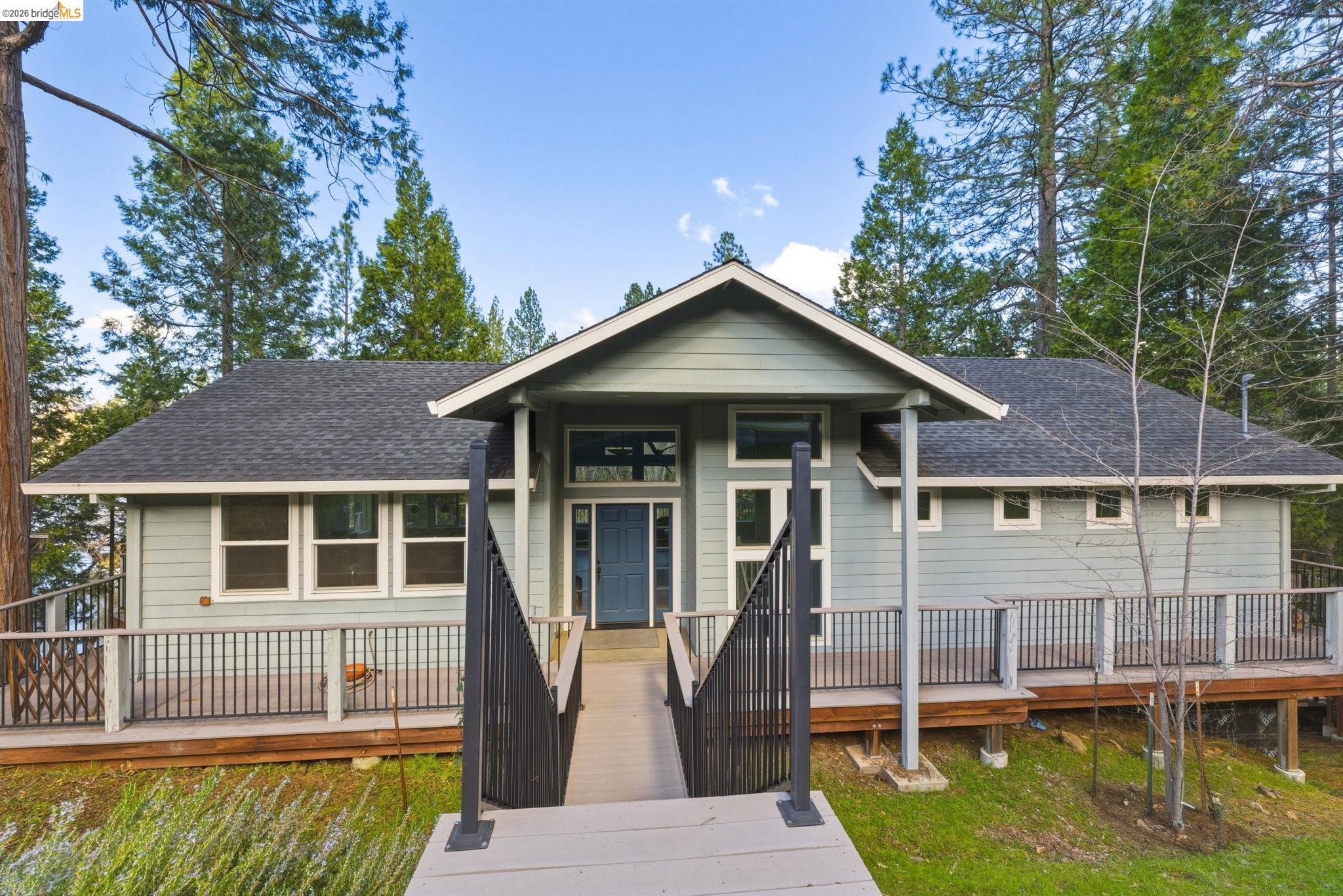 Detail Gallery Image 8 of 39 For 20602 Longridge Ct., Groveland,  CA 95321 - 5 Beds | 2/1 Baths