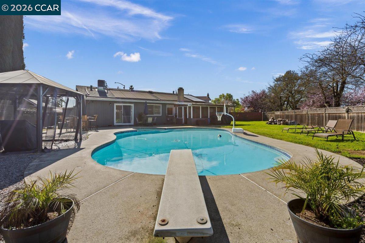 Detail Gallery Image 16 of 16 For 2121 Cody Ct, Stockton,  CA 95209 - 3 Beds | 2 Baths