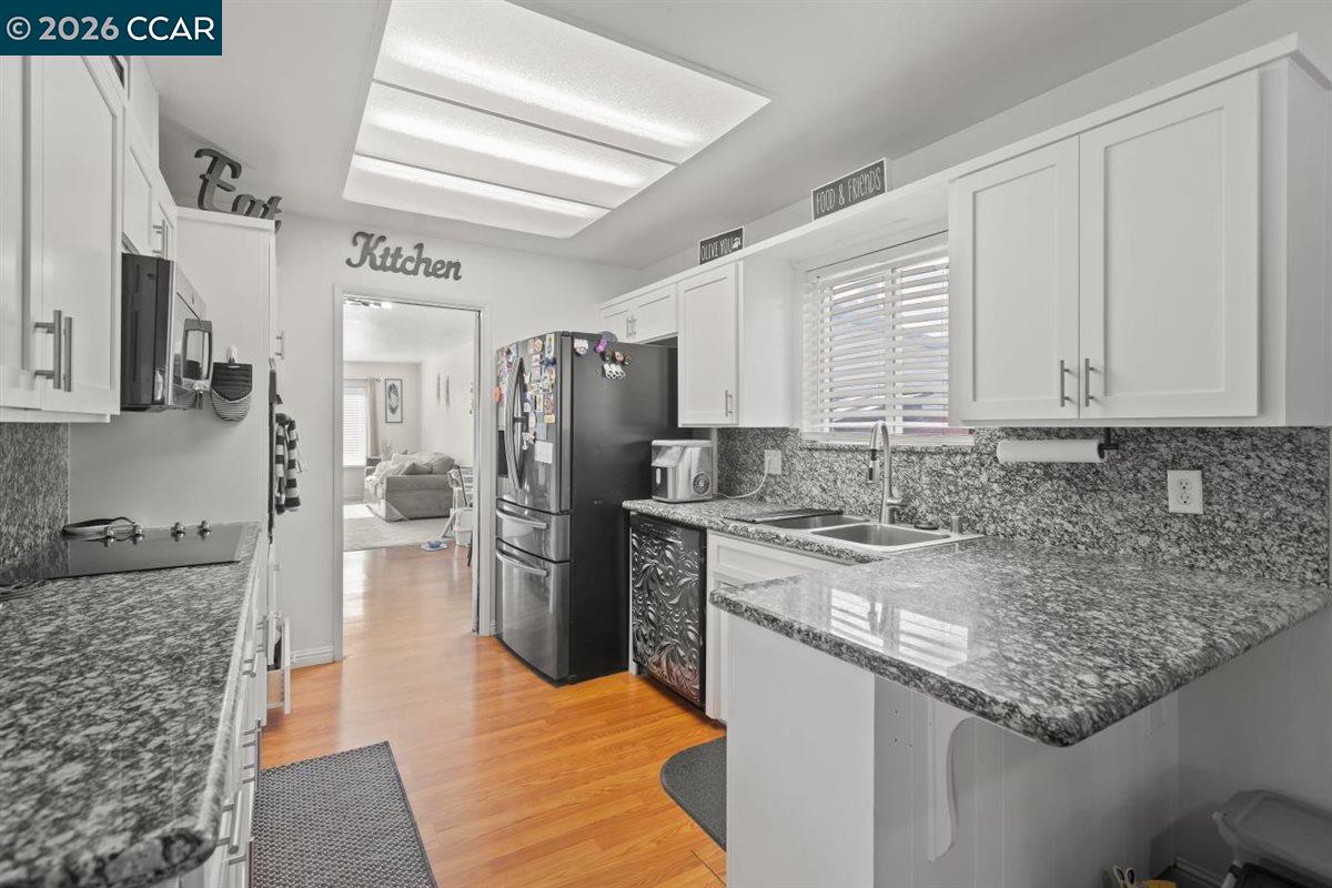 Detail Gallery Image 5 of 16 For 2121 Cody Ct, Stockton,  CA 95209 - 3 Beds | 2 Baths