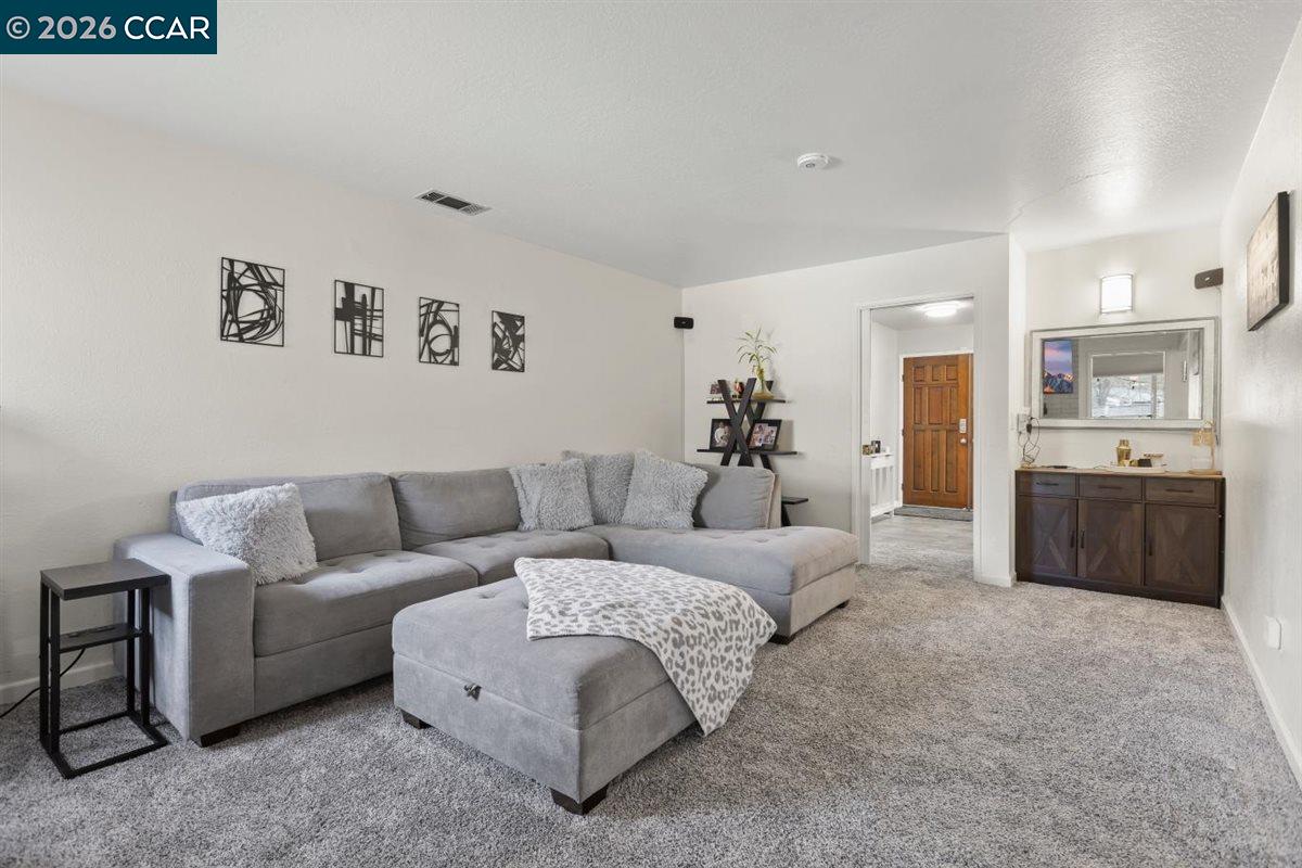 Detail Gallery Image 8 of 16 For 2121 Cody Ct, Stockton,  CA 95209 - 3 Beds | 2 Baths