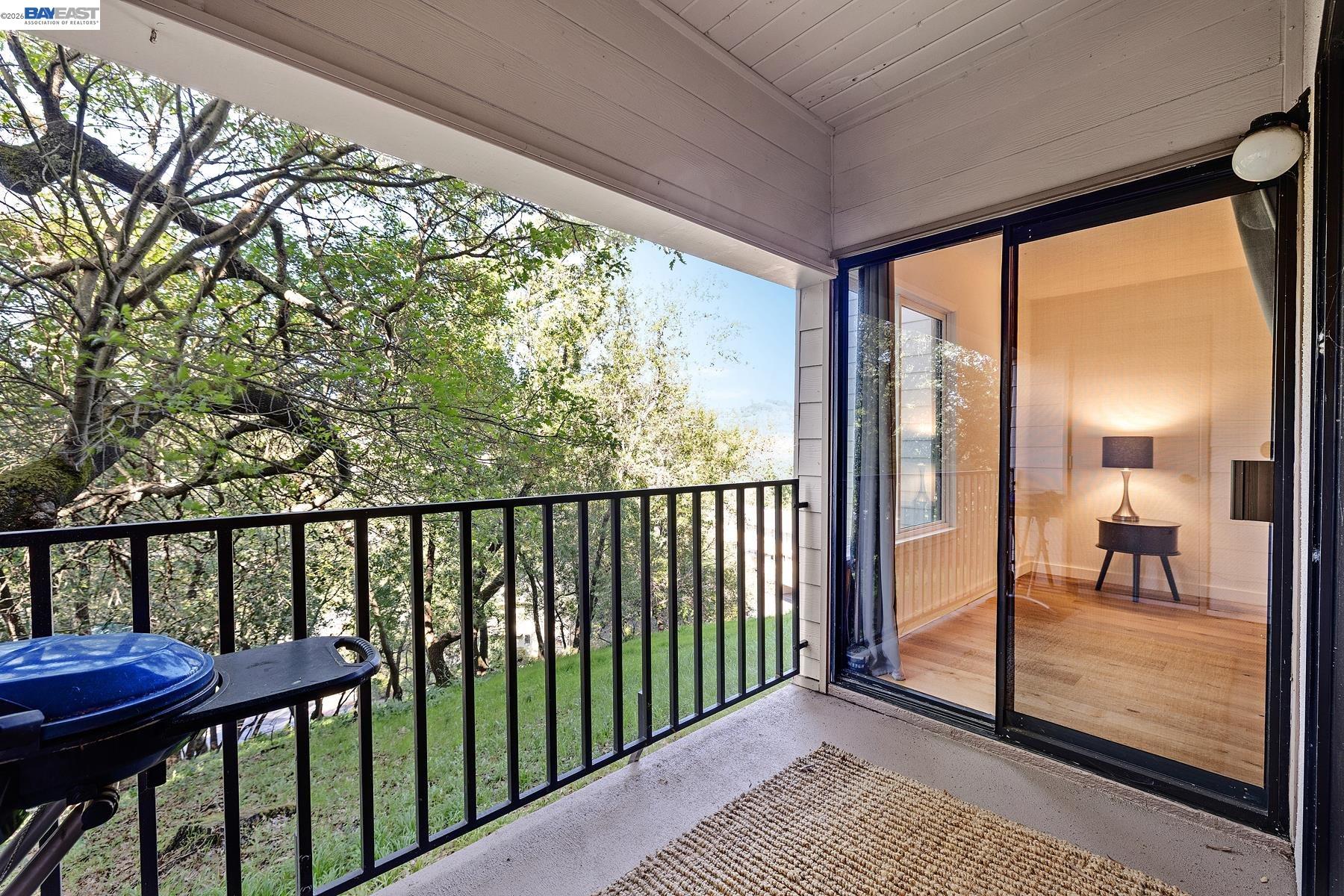 Detail Gallery Image 13 of 29 For 640 via Casitas, –,  CA 94904 - 2 Beds | 2 Baths