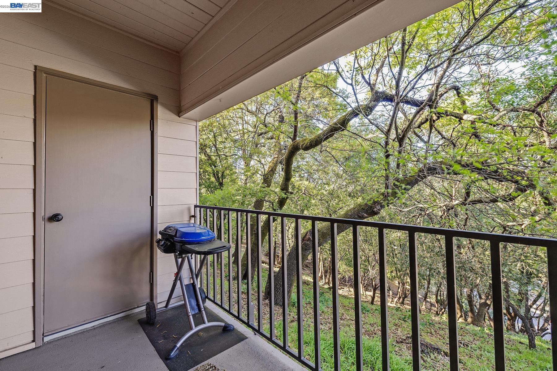 Detail Gallery Image 14 of 29 For 640 via Casitas, –,  CA 94904 - 2 Beds | 2 Baths