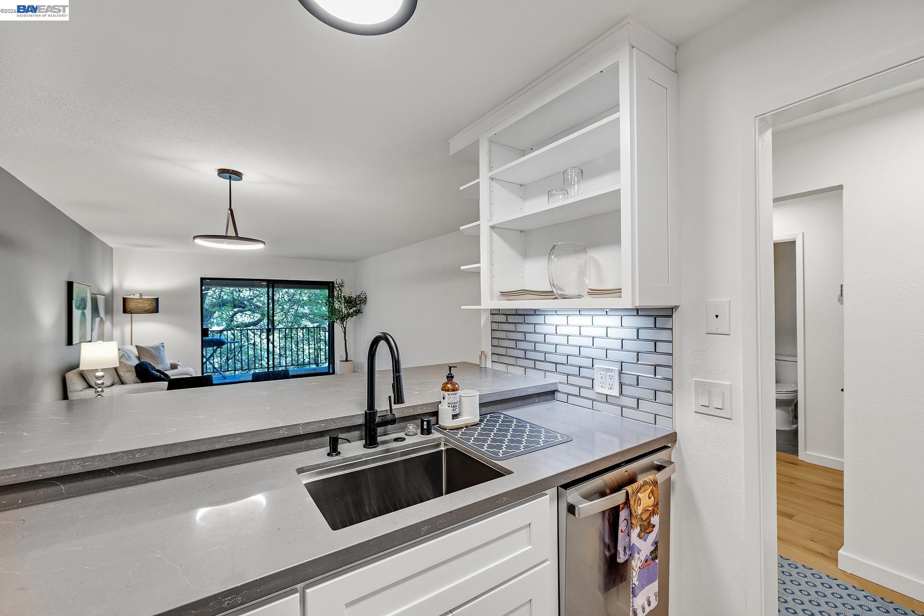 Detail Gallery Image 6 of 29 For 640 via Casitas, –,  CA 94904 - 2 Beds | 2 Baths