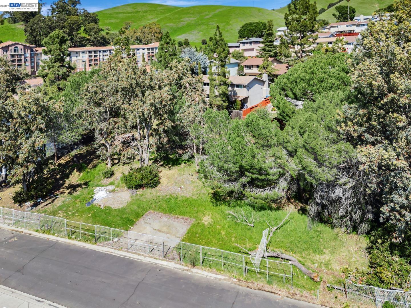 Detail Gallery Image 3 of 10 For 394 Appian Way, Union City,  CA 94587 - – Beds | – Baths