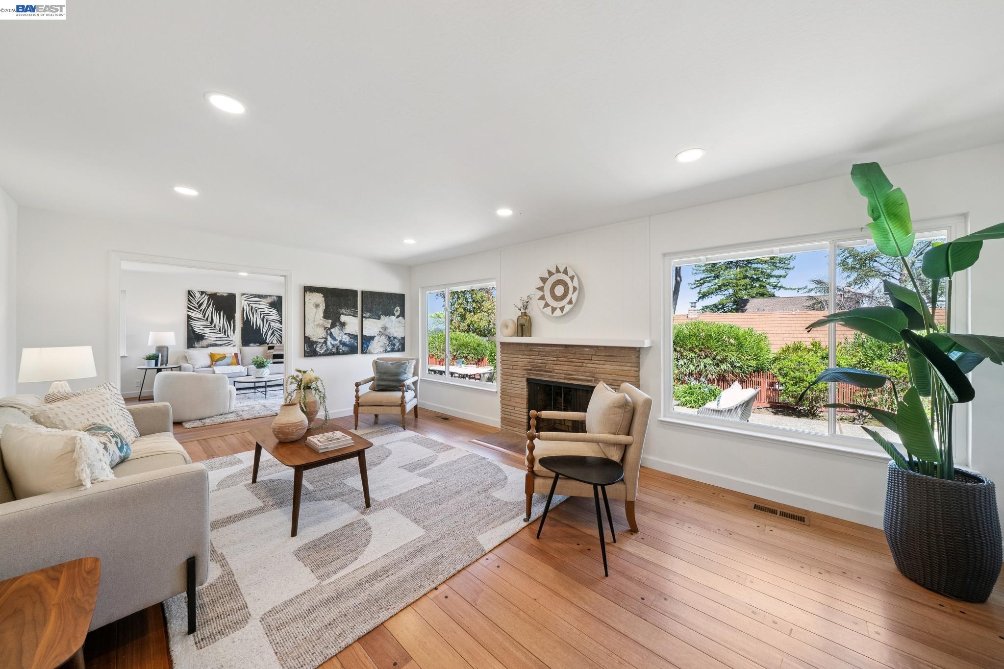 Detail Gallery Image 11 of 59 For 13048 Brookpark Rd, Oakland,  CA 94619 - 4 Beds | 2/1 Baths