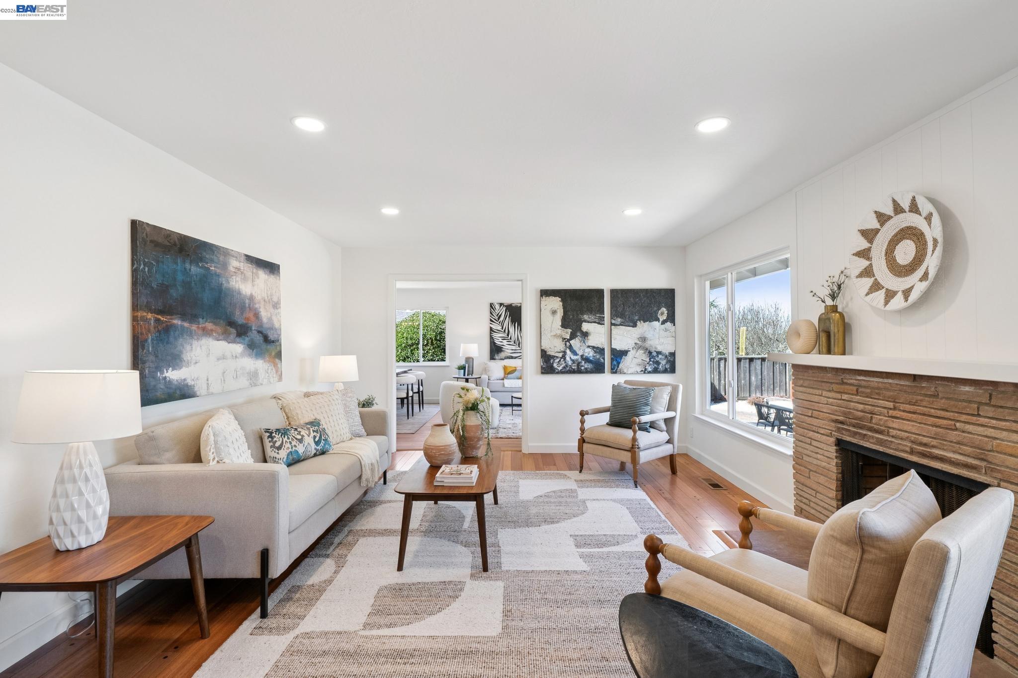 Detail Gallery Image 12 of 59 For 13048 Brookpark Rd, Oakland,  CA 94619 - 4 Beds | 2/1 Baths