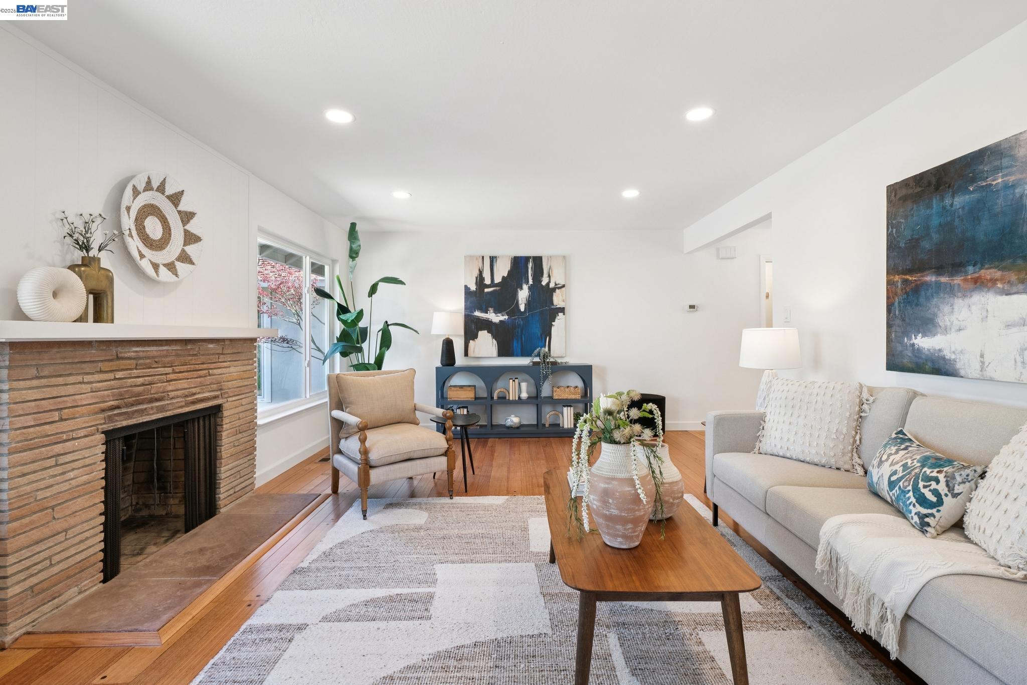 Detail Gallery Image 13 of 59 For 13048 Brookpark Rd, Oakland,  CA 94619 - 4 Beds | 2/1 Baths