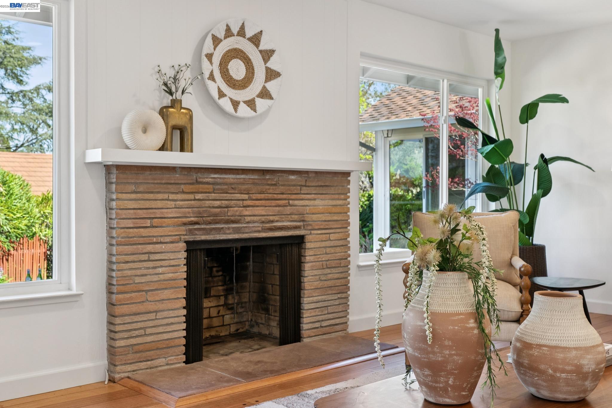 Detail Gallery Image 14 of 59 For 13048 Brookpark Rd, Oakland,  CA 94619 - 4 Beds | 2/1 Baths