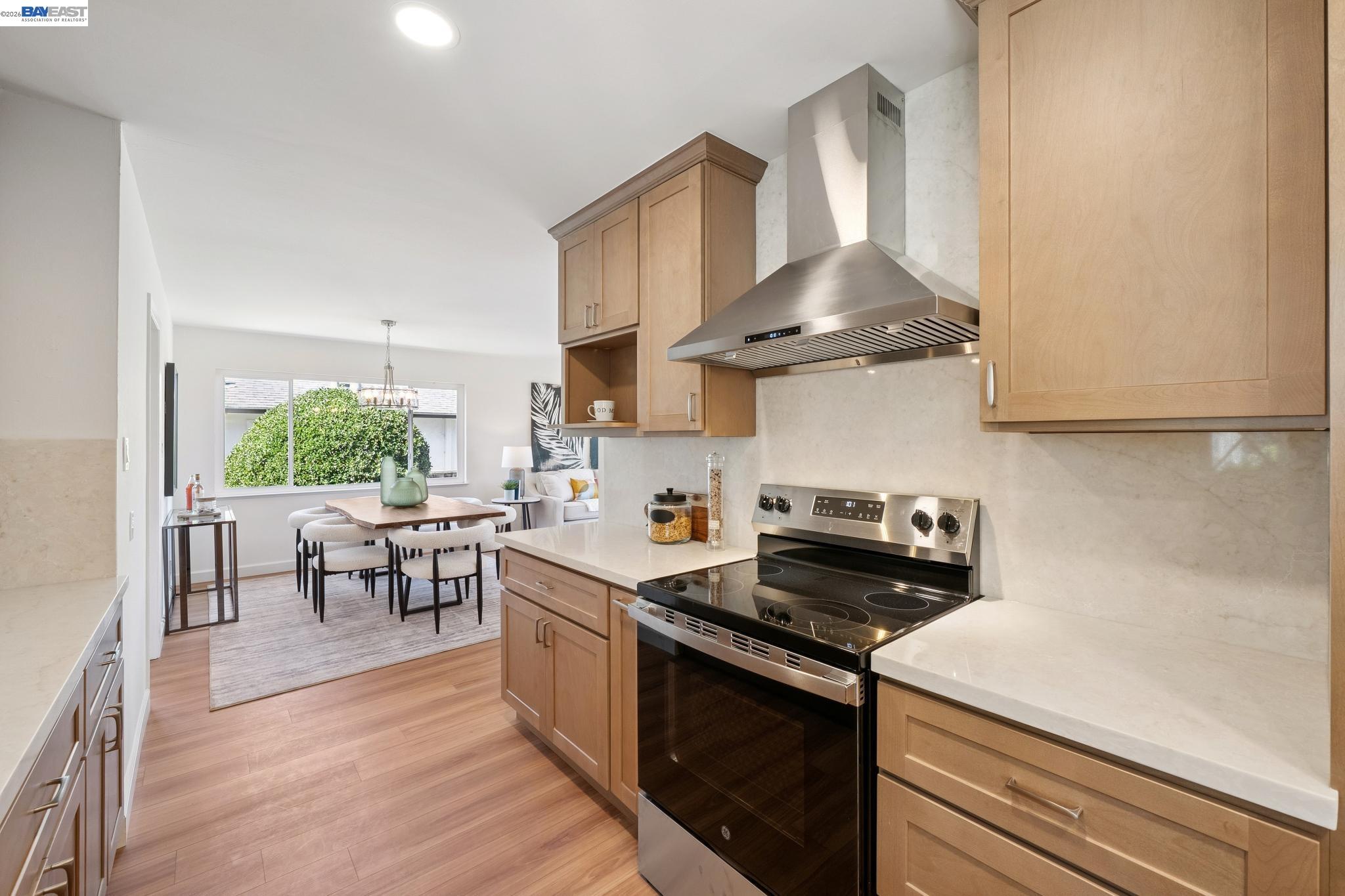 Detail Gallery Image 19 of 59 For 13048 Brookpark Rd, Oakland,  CA 94619 - 4 Beds | 2/1 Baths