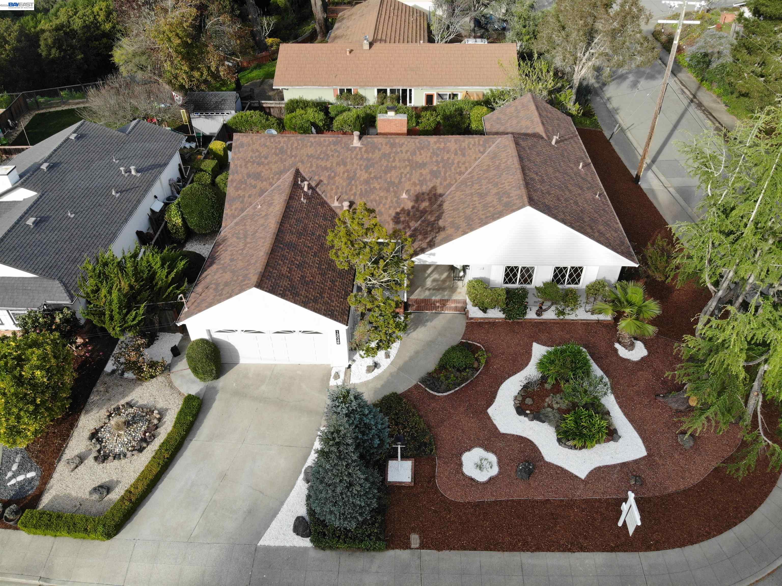 Detail Gallery Image 3 of 59 For 13048 Brookpark Rd, Oakland,  CA 94619 - 4 Beds | 2/1 Baths