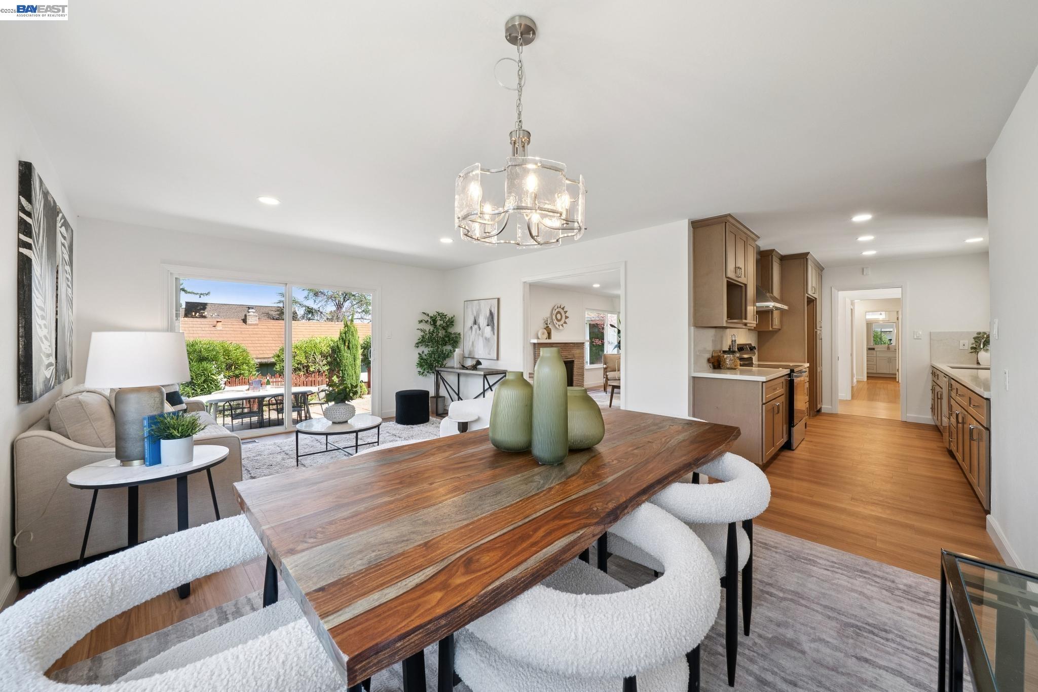 Detail Gallery Image 21 of 59 For 13048 Brookpark Rd, Oakland,  CA 94619 - 4 Beds | 2/1 Baths