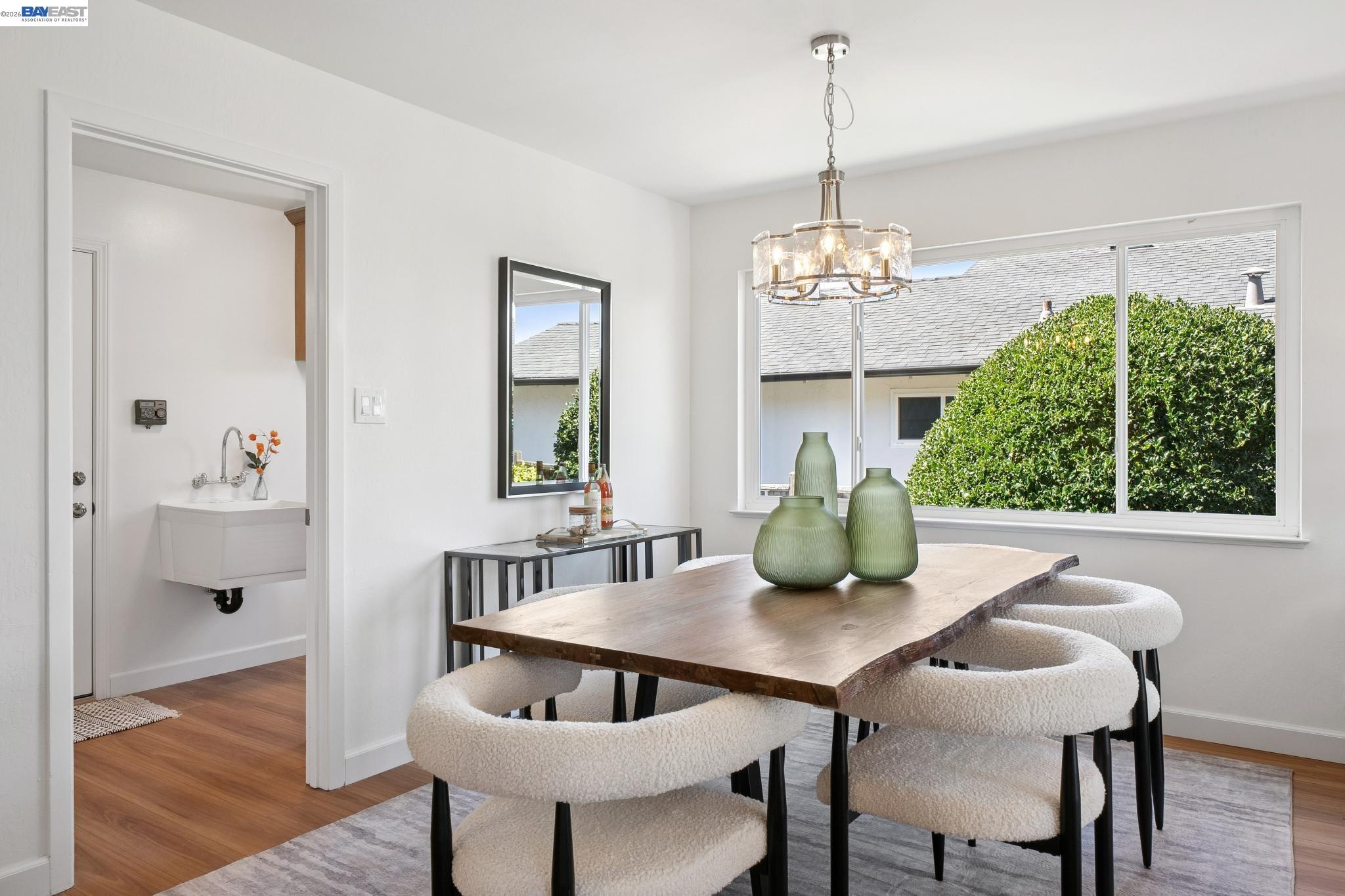 Detail Gallery Image 24 of 59 For 13048 Brookpark Rd, Oakland,  CA 94619 - 4 Beds | 2/1 Baths