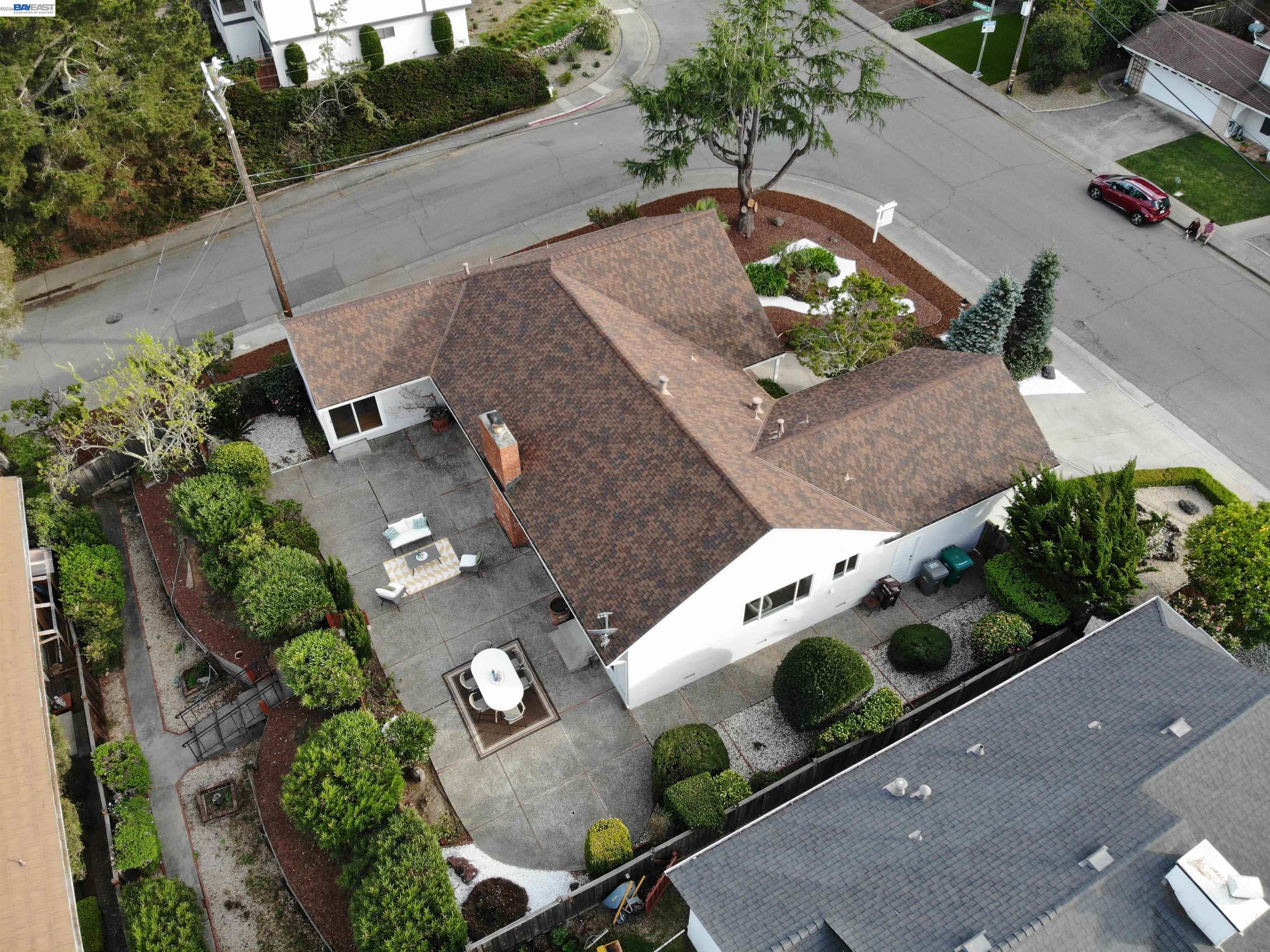 Detail Gallery Image 4 of 59 For 13048 Brookpark Rd, Oakland,  CA 94619 - 4 Beds | 2/1 Baths