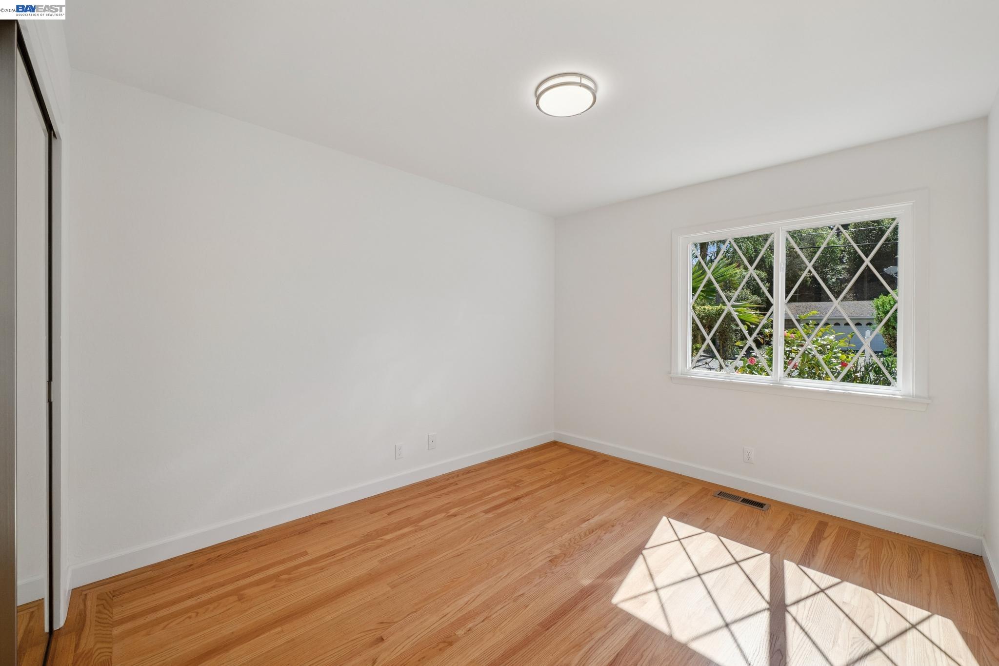 Detail Gallery Image 37 of 59 For 13048 Brookpark Rd, Oakland,  CA 94619 - 4 Beds | 2/1 Baths