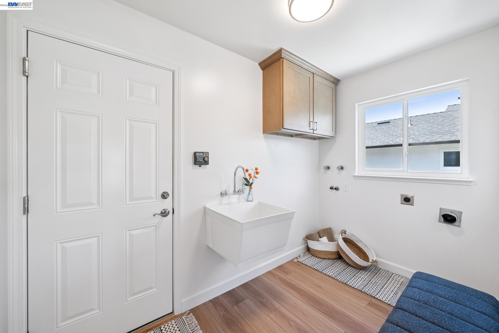 Detail Gallery Image 43 of 59 For 13048 Brookpark Rd, Oakland,  CA 94619 - 4 Beds | 2/1 Baths