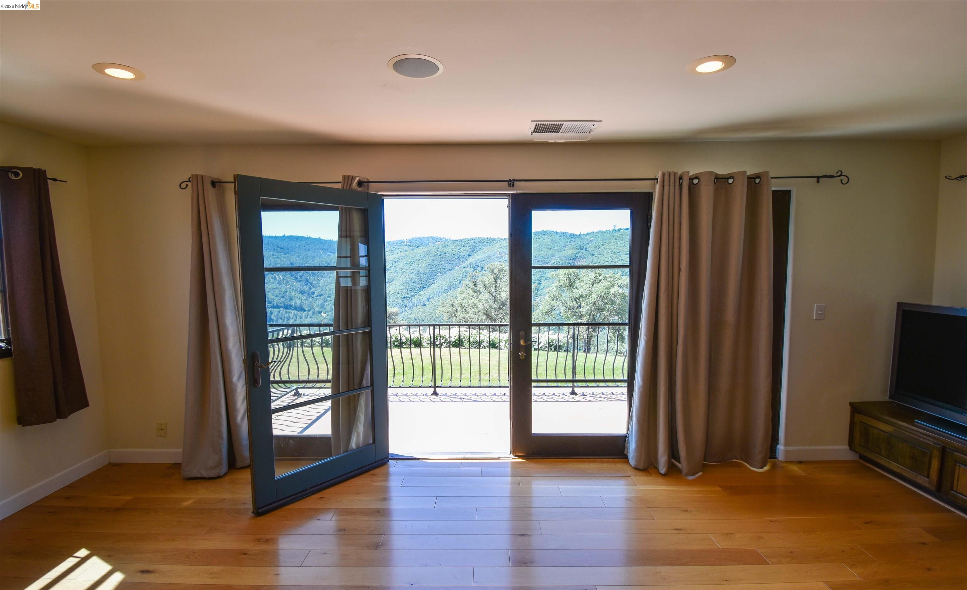 Detail Gallery Image 22 of 47 For 26255 Powell Ranch Rd, Sonora,  CA 95370 - 4 Beds | 4/1 Baths