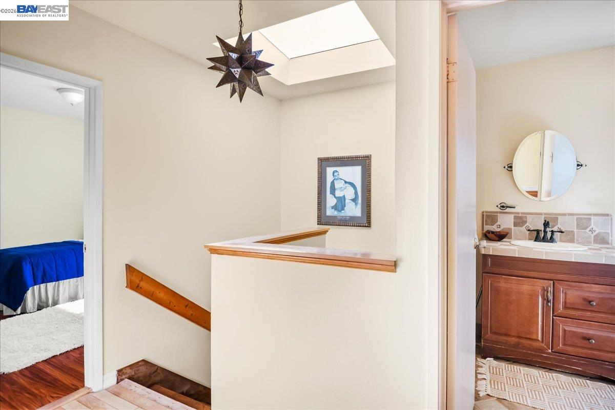 Detail Gallery Image 15 of 24 For 2751 Wallace St, Berkeley,  CA 94702 - 5 Beds | 3 Baths