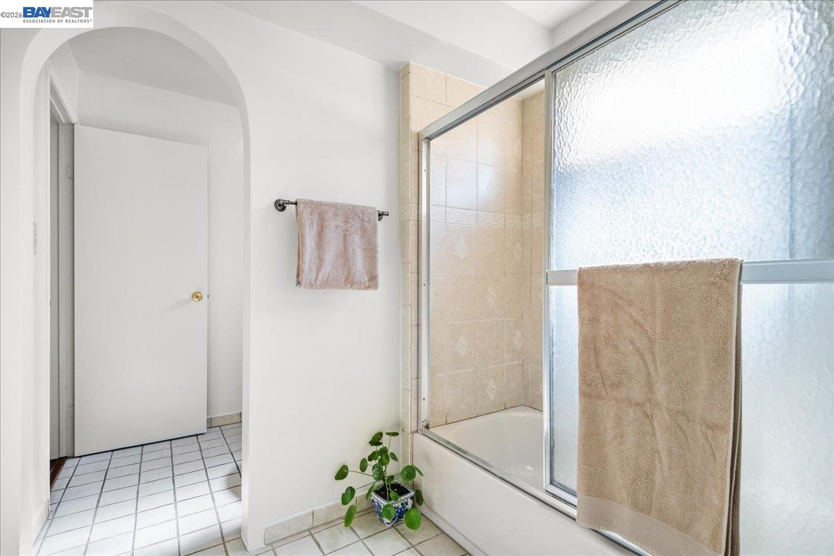 Detail Gallery Image 22 of 24 For 2751 Wallace St, Berkeley,  CA 94702 - 5 Beds | 3 Baths