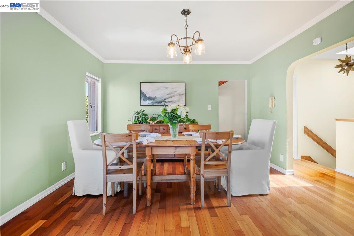 Detail Gallery Image 8 of 24 For 2751 Wallace St, Berkeley,  CA 94702 - 5 Beds | 3 Baths