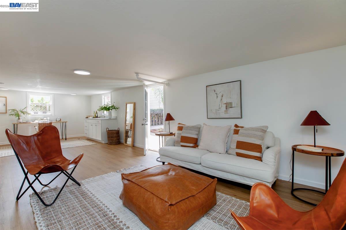 Detail Gallery Image 29 of 45 For 1321 Pearl St, Alameda,  CA 94501 - 3 Beds | 1 Baths