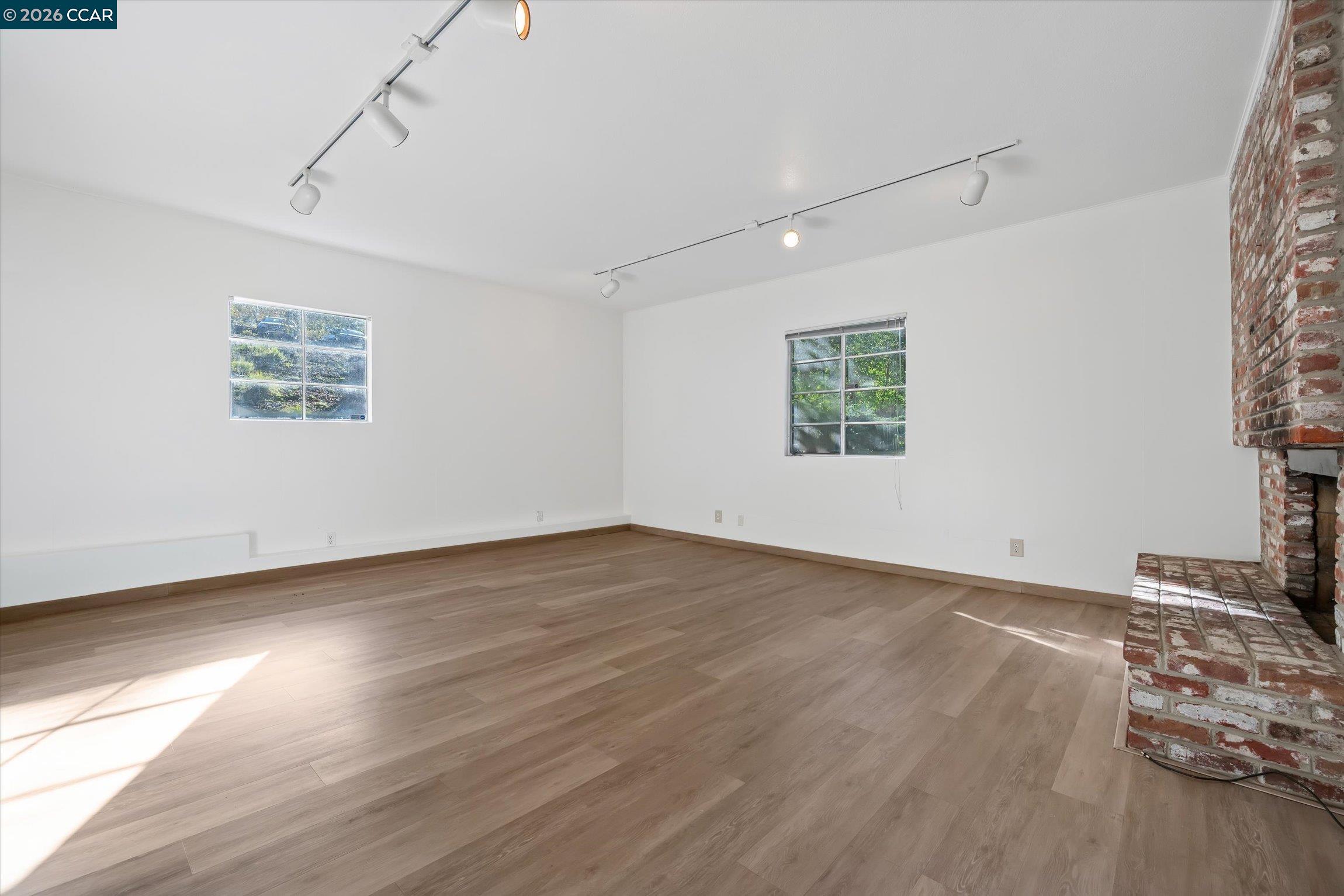 Detail Gallery Image 13 of 28 For 553 Miner Rd, Orinda,  CA 94563 - 3 Beds | 2 Baths