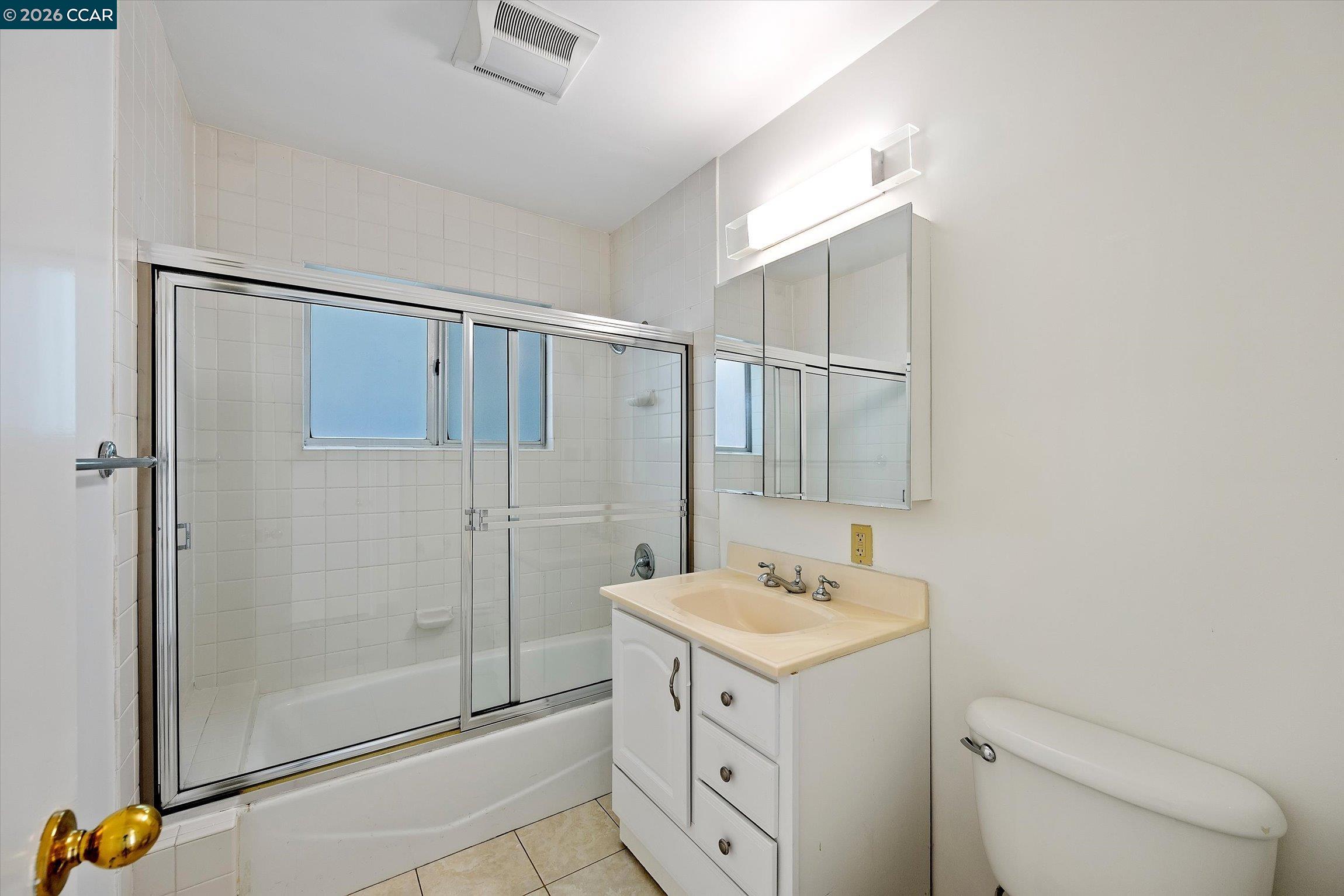 Detail Gallery Image 20 of 28 For 553 Miner Rd, Orinda,  CA 94563 - 3 Beds | 2 Baths