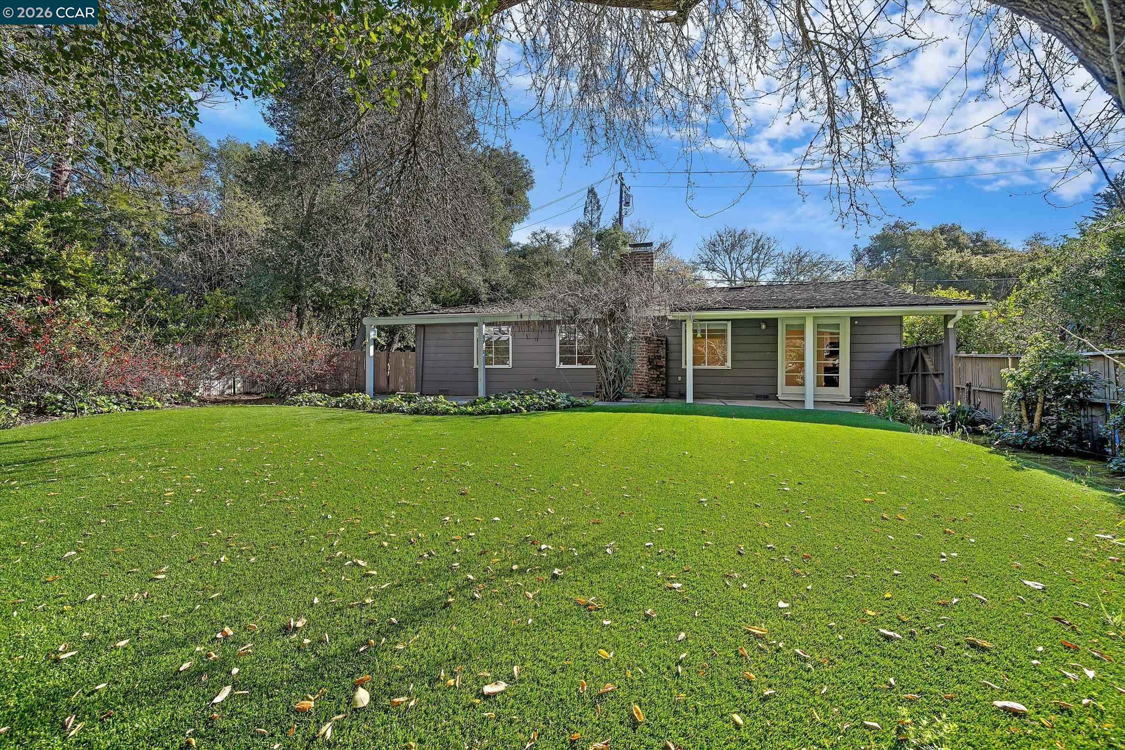 Detail Gallery Image 3 of 28 For 553 Miner Rd, Orinda,  CA 94563 - 3 Beds | 2 Baths