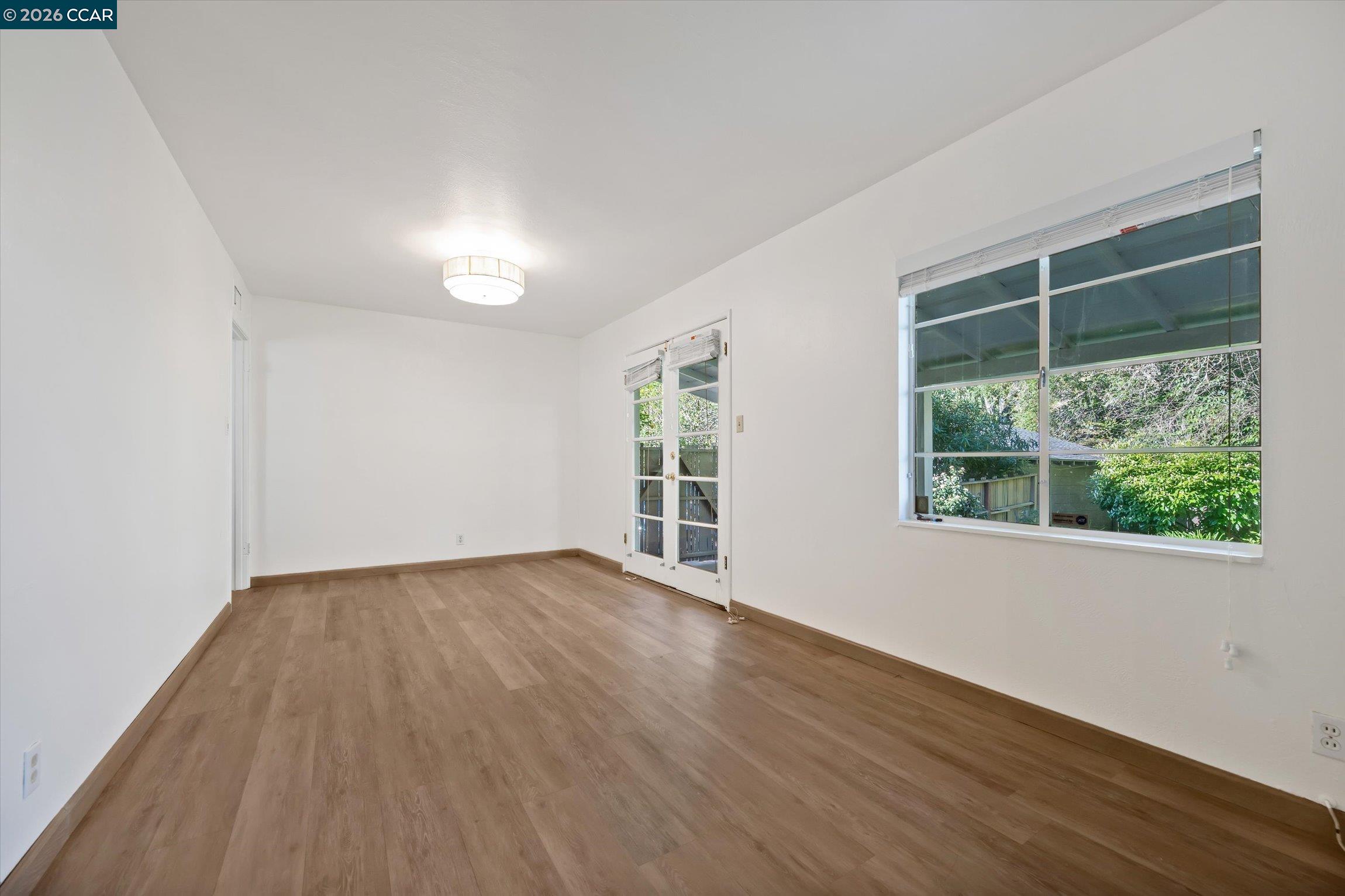 Detail Gallery Image 8 of 28 For 553 Miner Rd, Orinda,  CA 94563 - 3 Beds | 2 Baths