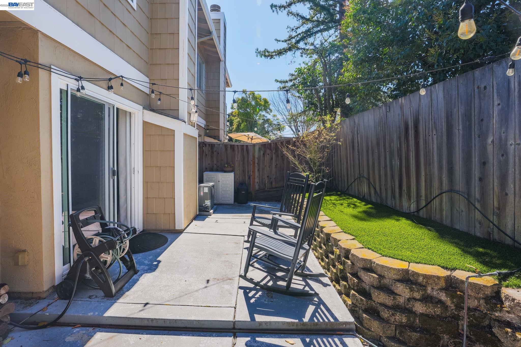 Detail Gallery Image 17 of 18 For 7584 Silvertree Ln, Dublin,  CA 94568 - 3 Beds | 2/1 Baths