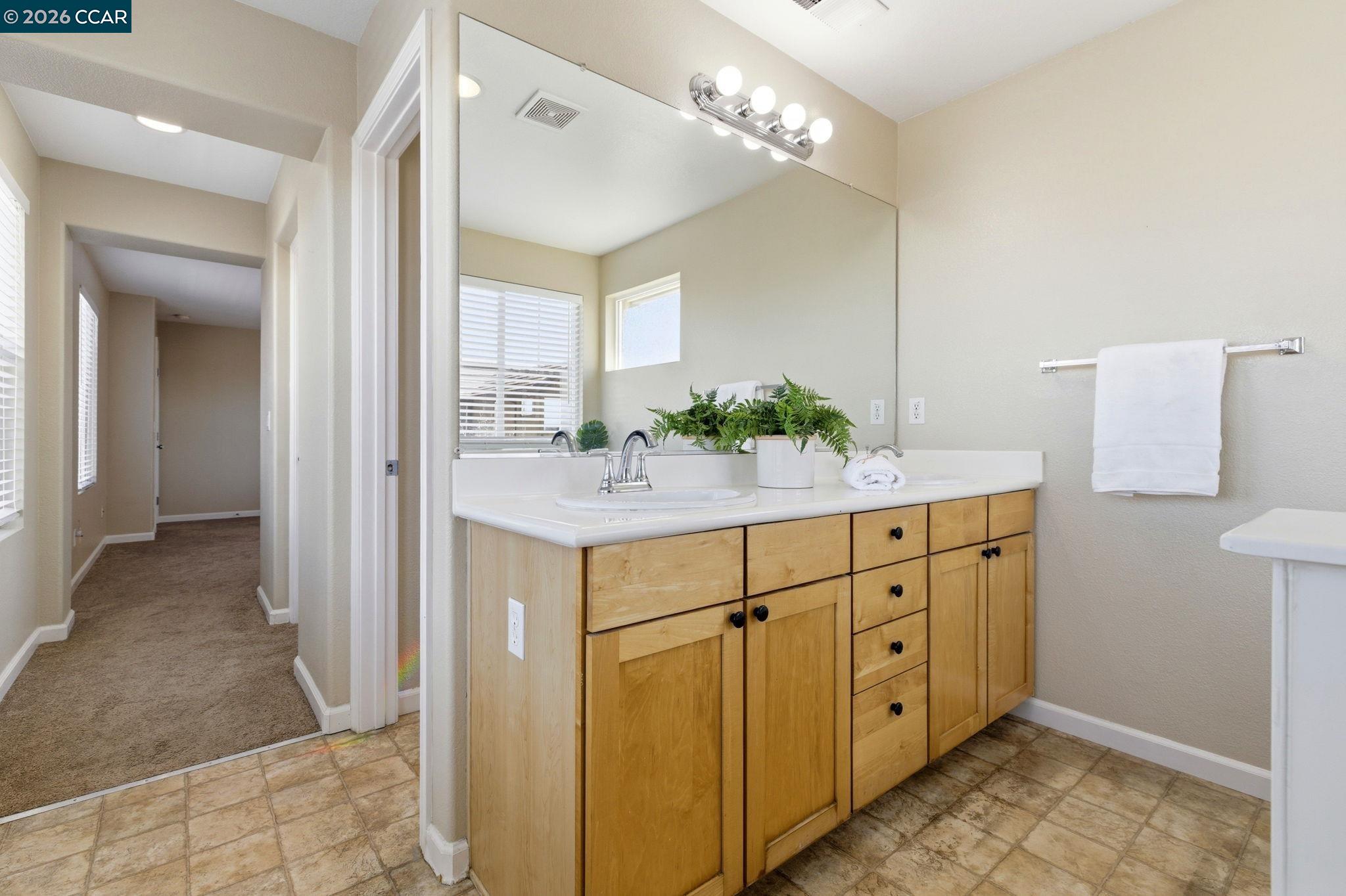 Detail Gallery Image 15 of 22 For 922 Oxford Ln, Brentwood,  CA 94513 - 3 Beds | 2/1 Baths