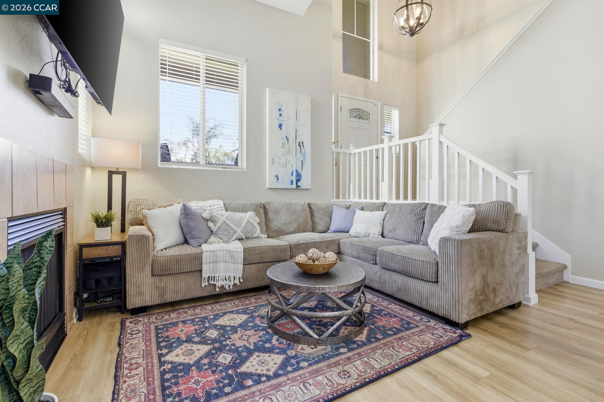 Detail Gallery Image 3 of 22 For 922 Oxford Ln, Brentwood,  CA 94513 - 3 Beds | 2/1 Baths