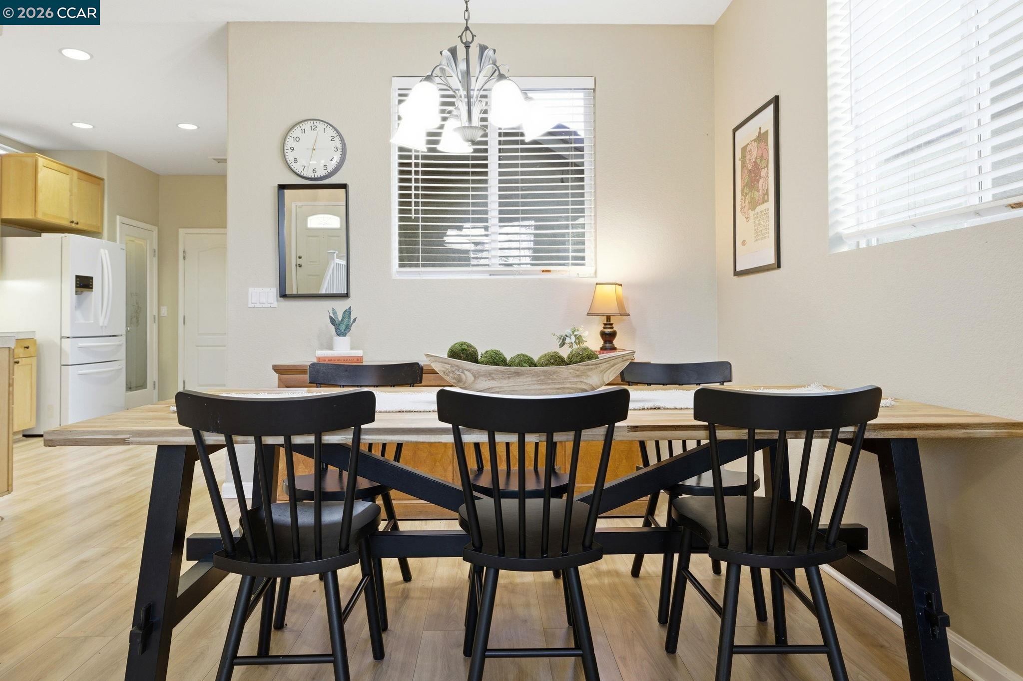 Detail Gallery Image 4 of 22 For 922 Oxford Ln, Brentwood,  CA 94513 - 3 Beds | 2/1 Baths