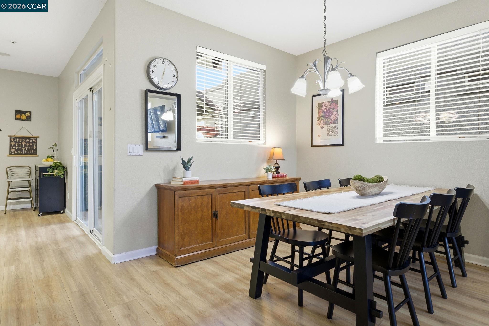 Detail Gallery Image 5 of 22 For 922 Oxford Ln, Brentwood,  CA 94513 - 3 Beds | 2/1 Baths