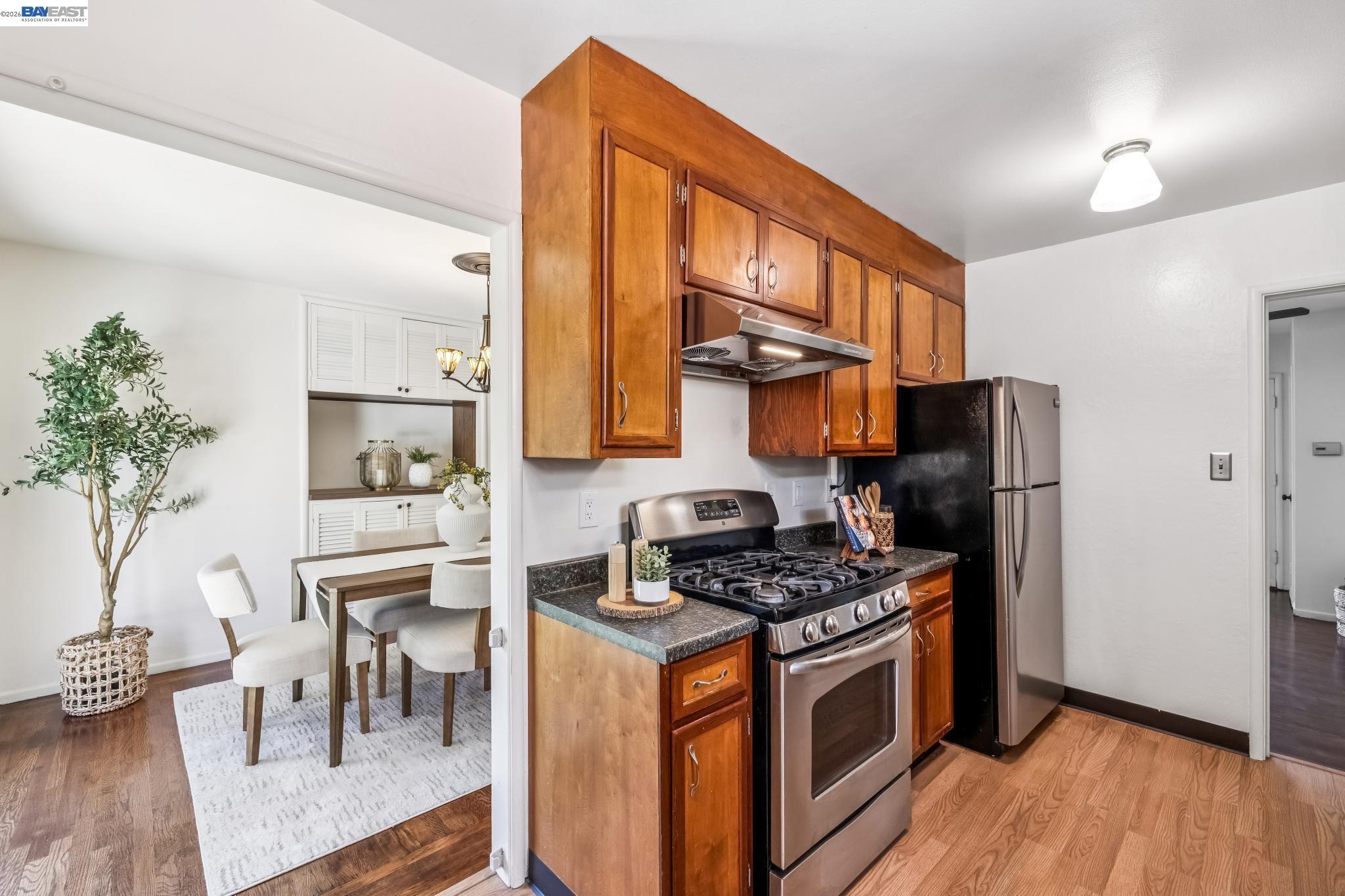 Detail Gallery Image 21 of 58 For 18810 Madison Ave, Castro Valley,  CA 94546 - 2 Beds | 1 Baths