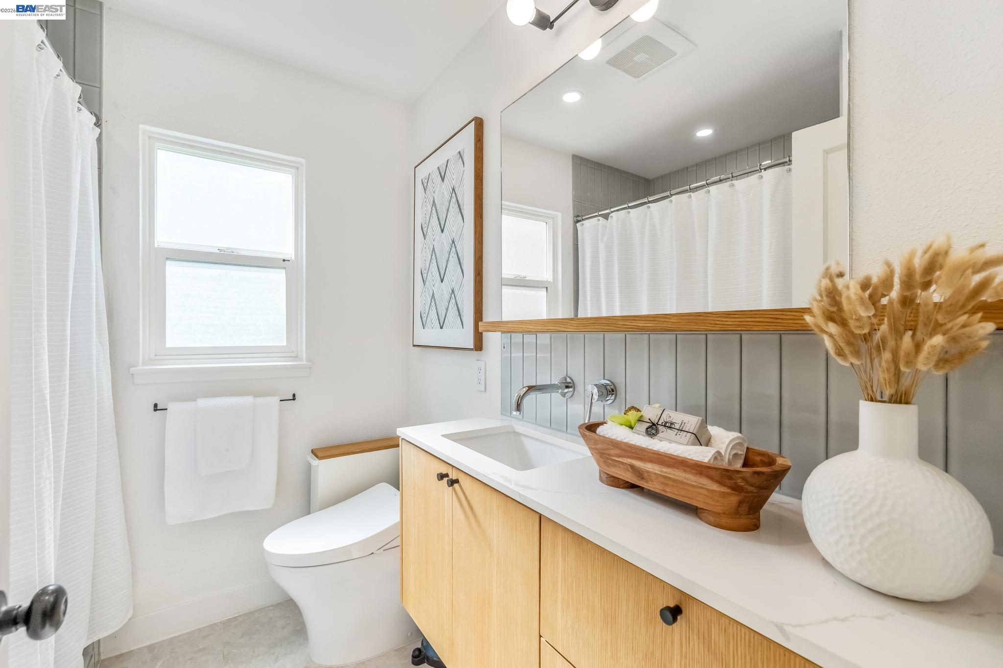 Detail Gallery Image 32 of 58 For 18810 Madison Ave, Castro Valley,  CA 94546 - 2 Beds | 1 Baths