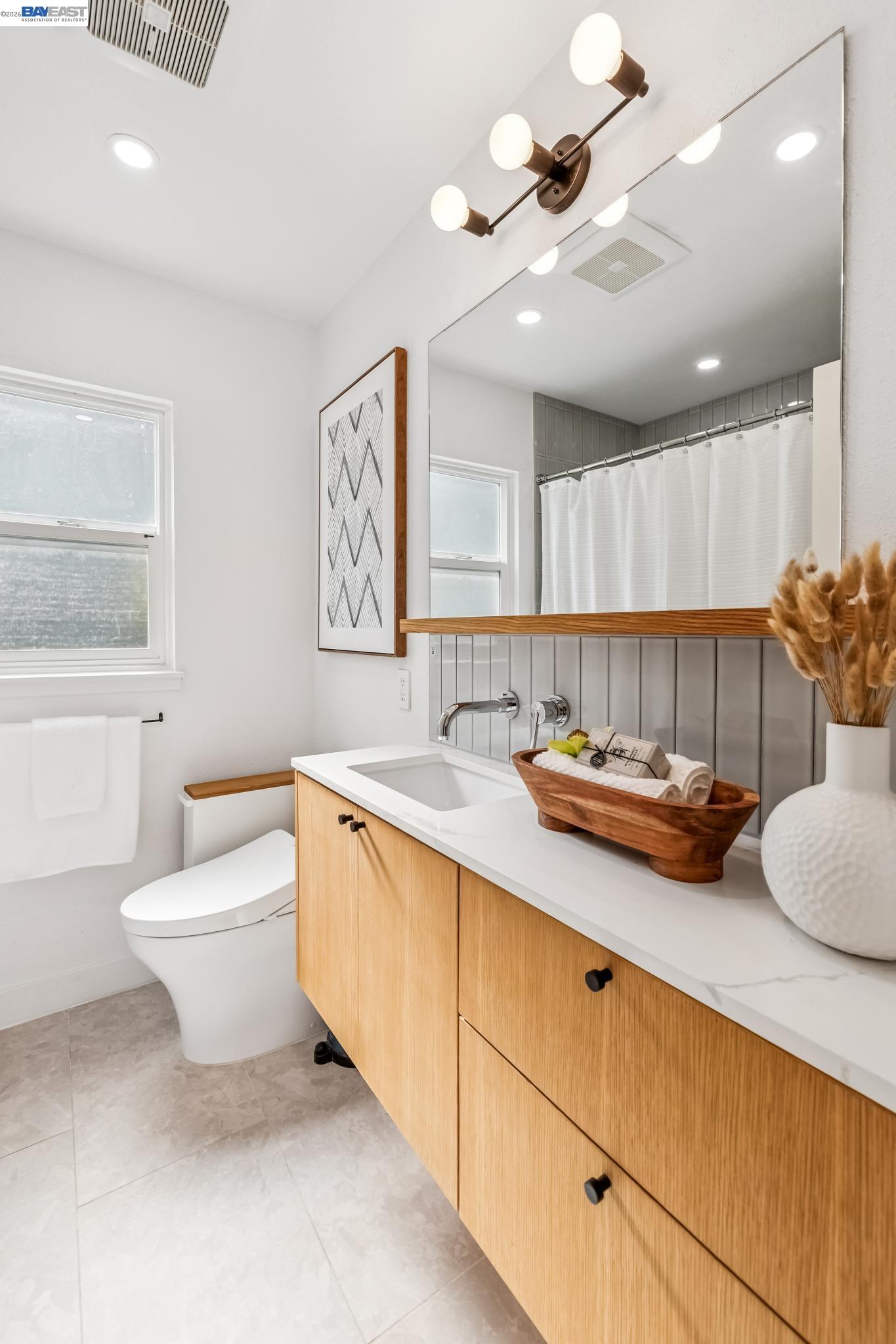 Detail Gallery Image 33 of 58 For 18810 Madison Ave, Castro Valley,  CA 94546 - 2 Beds | 1 Baths